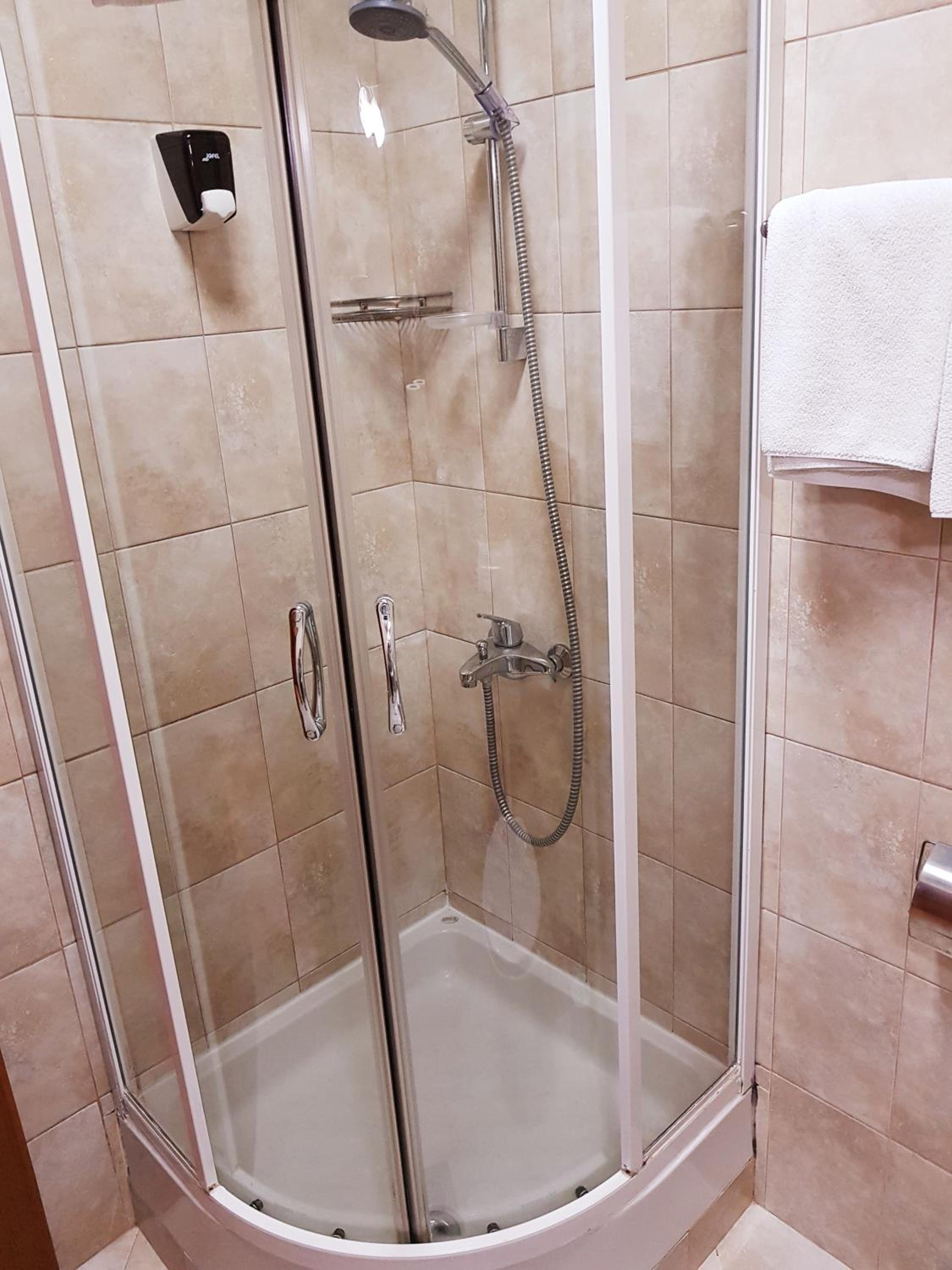 Basic Triple Room photo 3