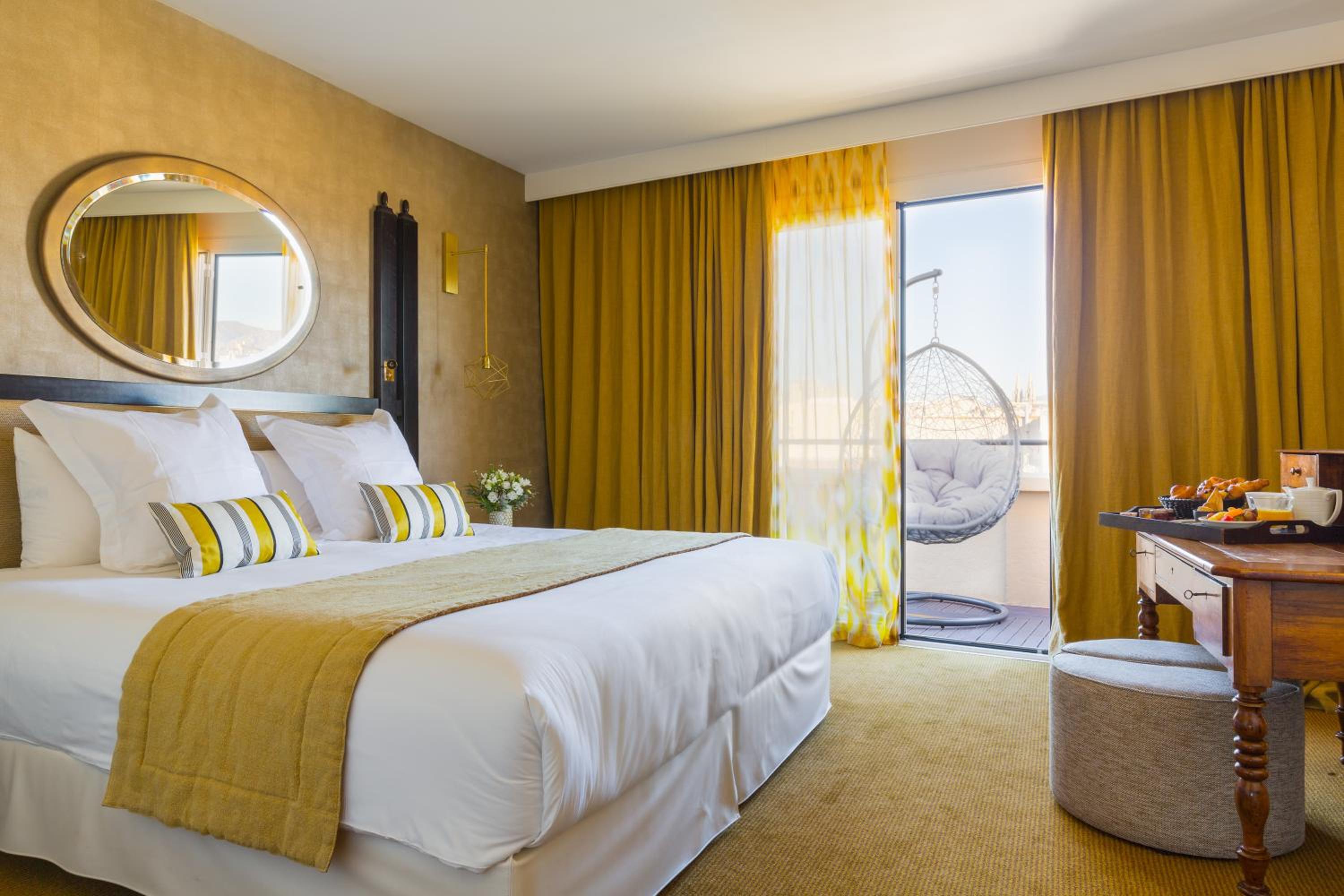 Terrace Suite with King Bed and Panoramic View - Photo 4