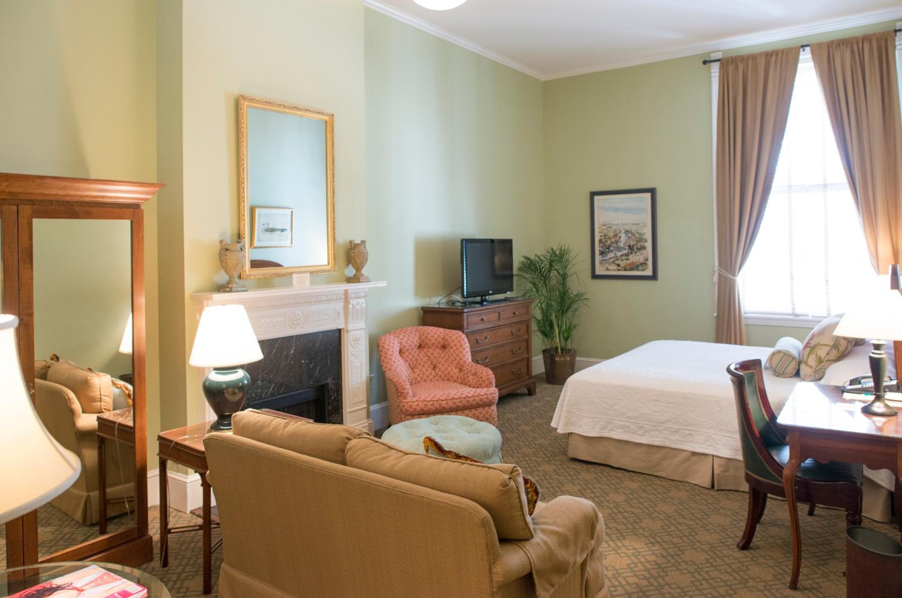 Deluxe Suite photo 2