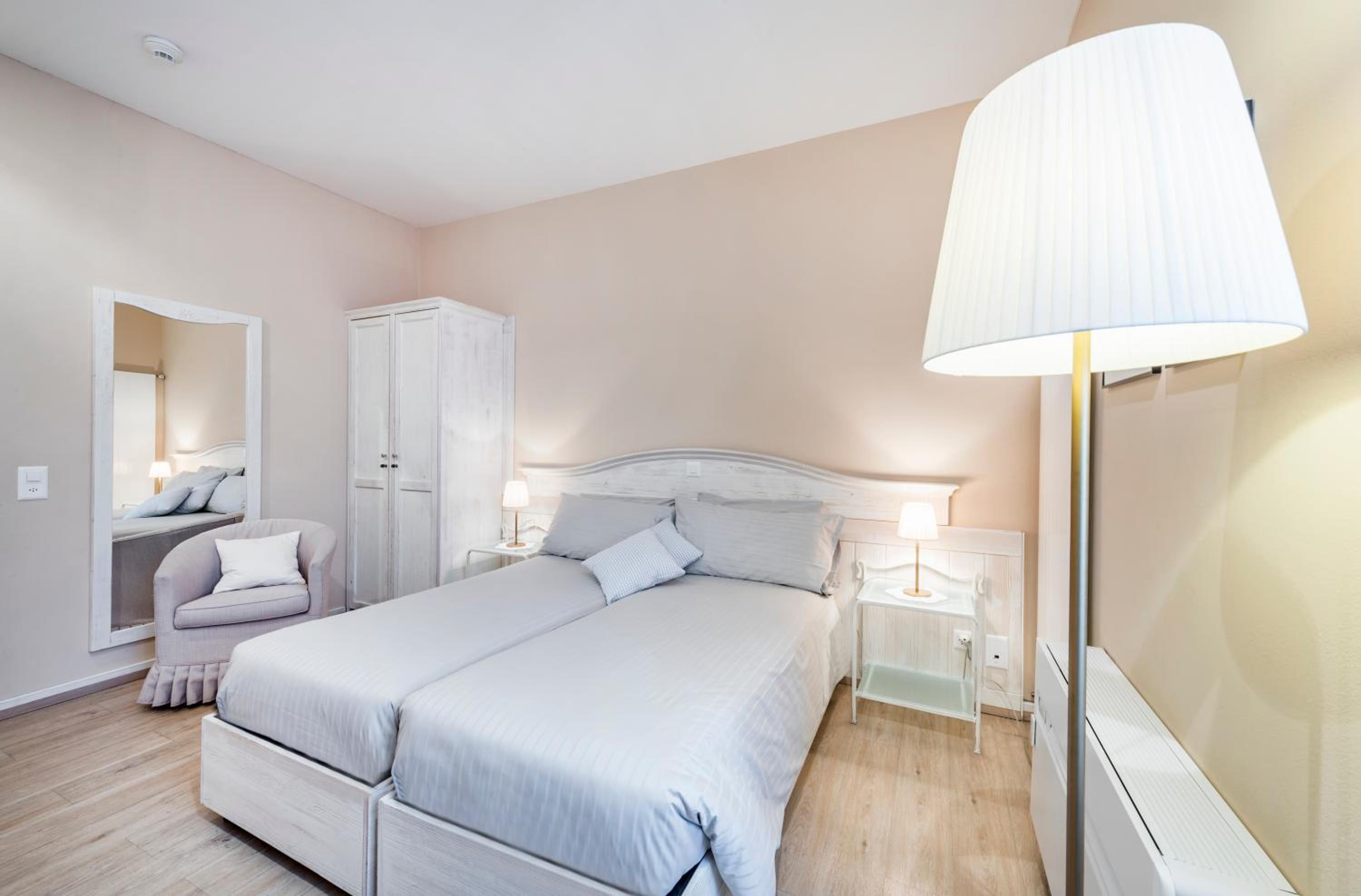 Twin Room with Lake View