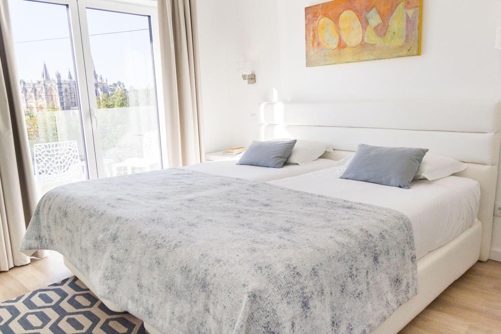 Double Room with Balcony and Monastery View - Photo 11