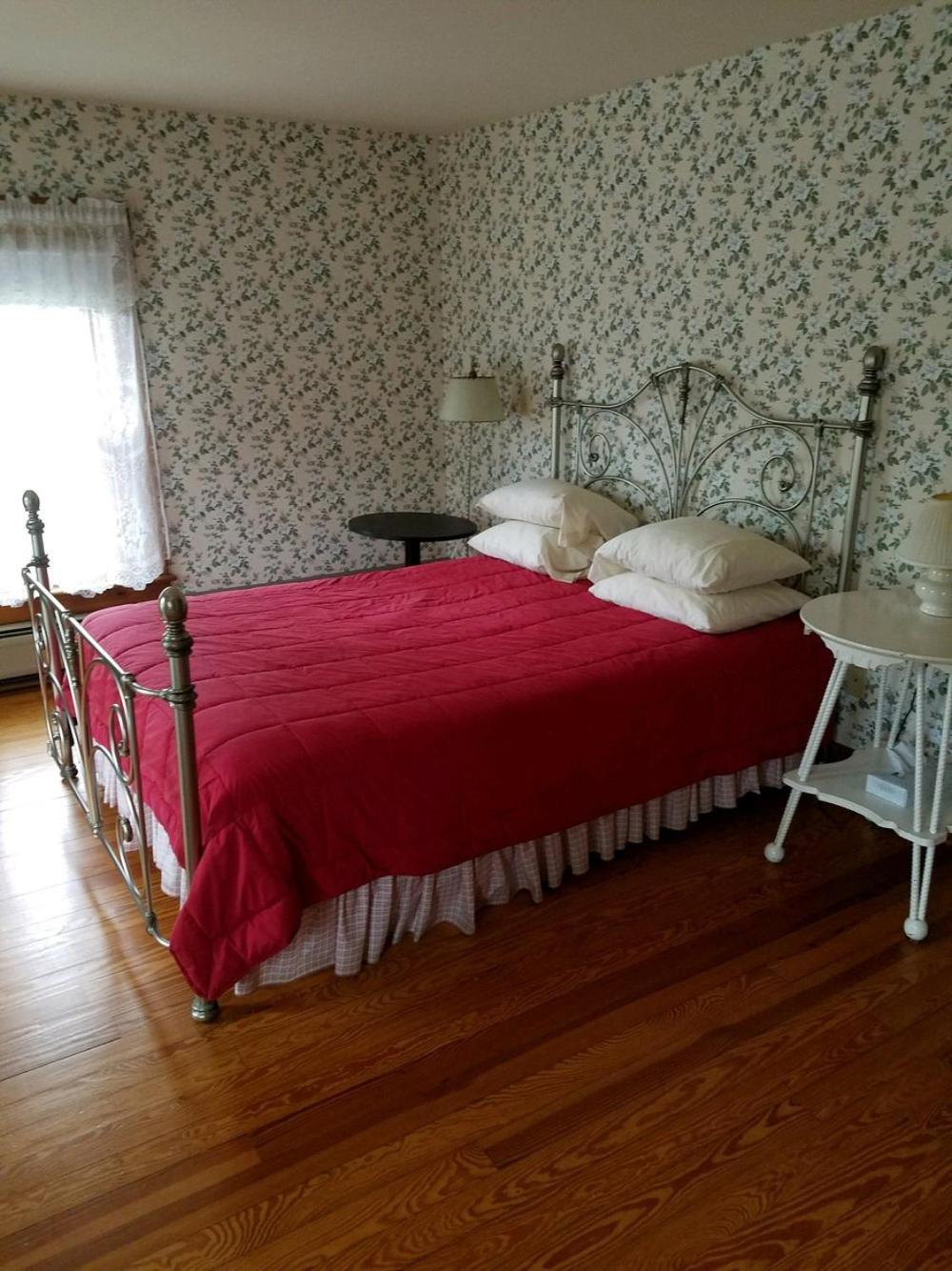 Queen Room photo 3