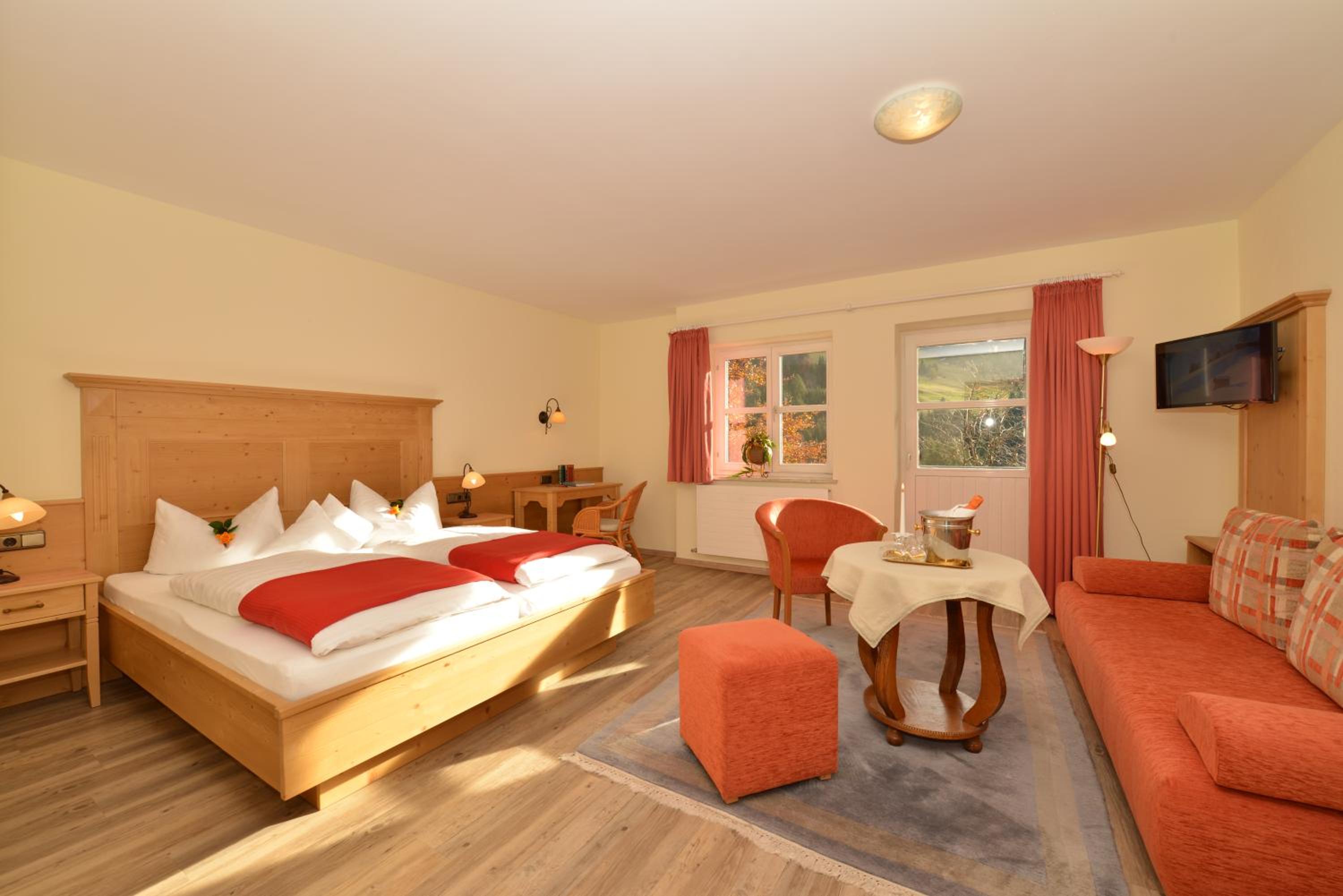 Deluxe Double Room with Balcony - Photo 1