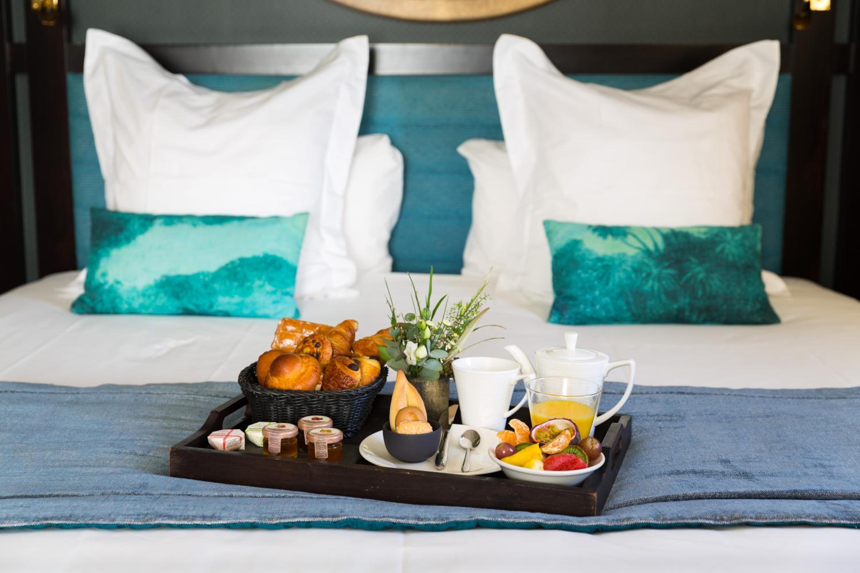 Terrace Suite with King Bed and Panoramic View - Photo 6