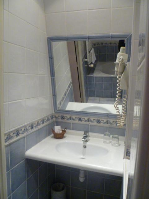 Double Room - Photo 3