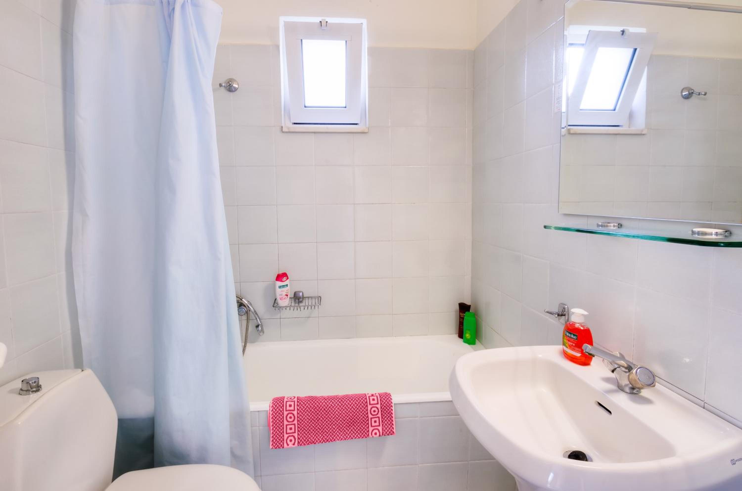 Two-Bedroom Apartment (5 Adults)