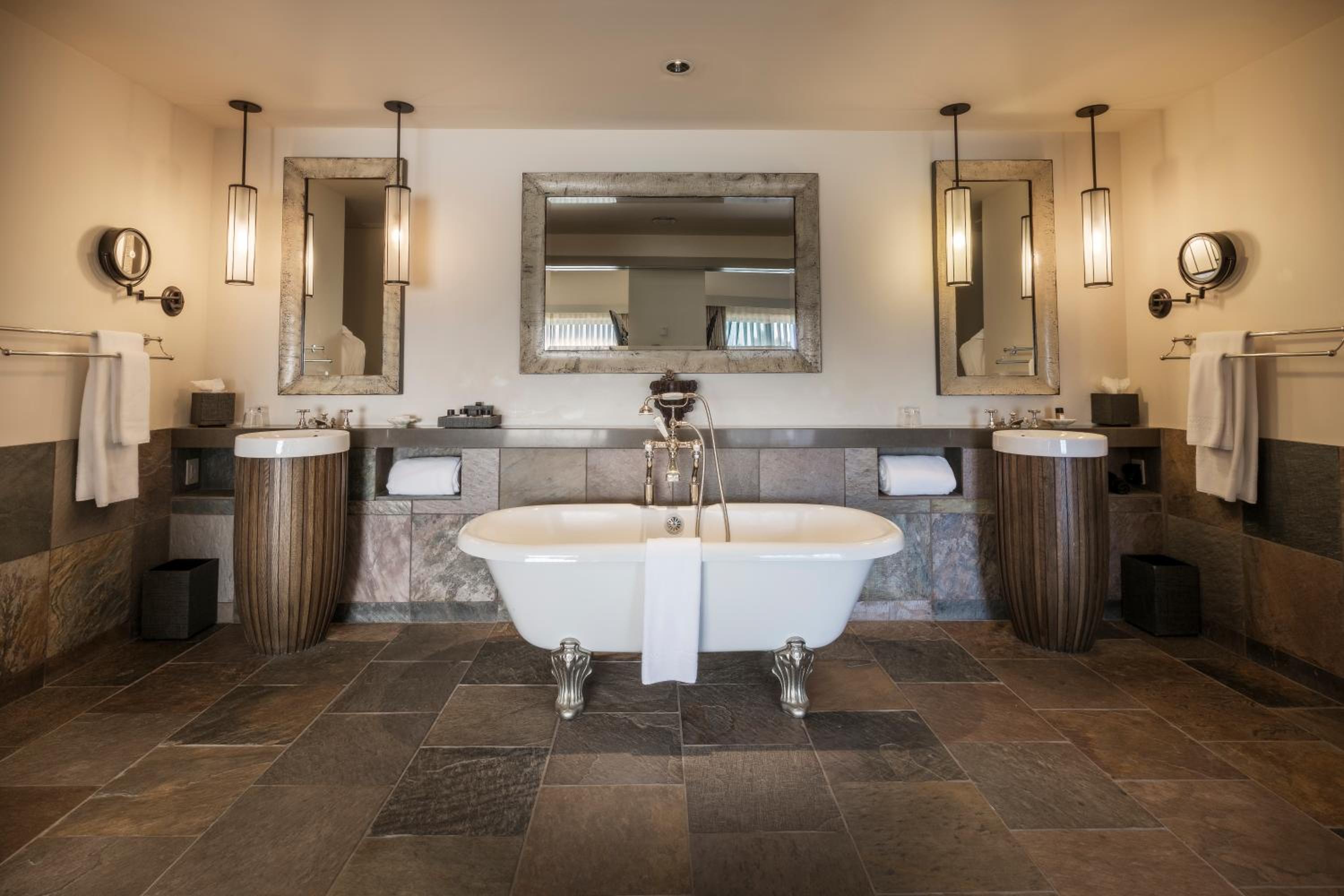 Ocean View King Room with Tub - Photo 6