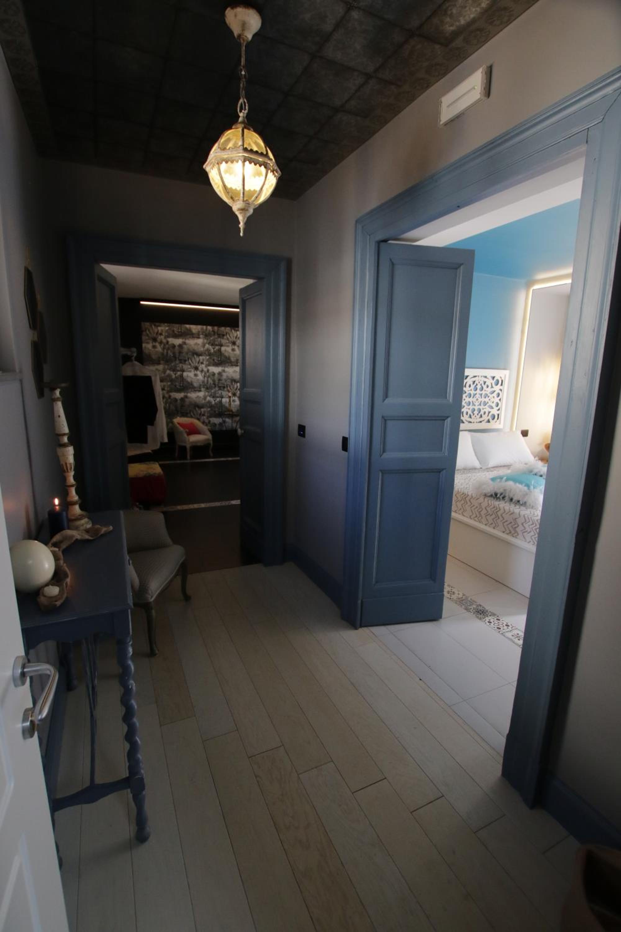 Double Room with Balcony - Photo 5