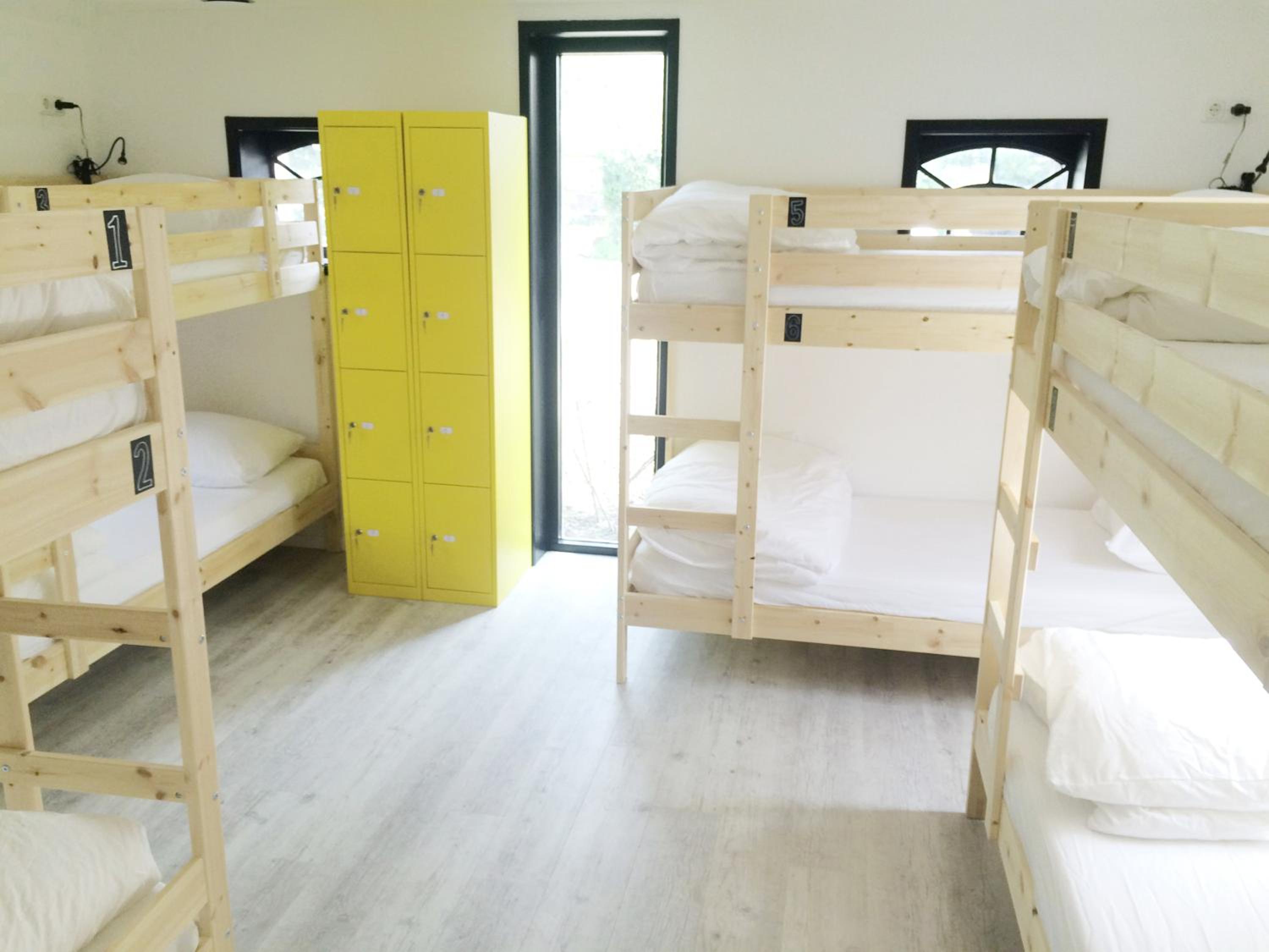 Bed in 8-Bed Dormitory Room photo 1