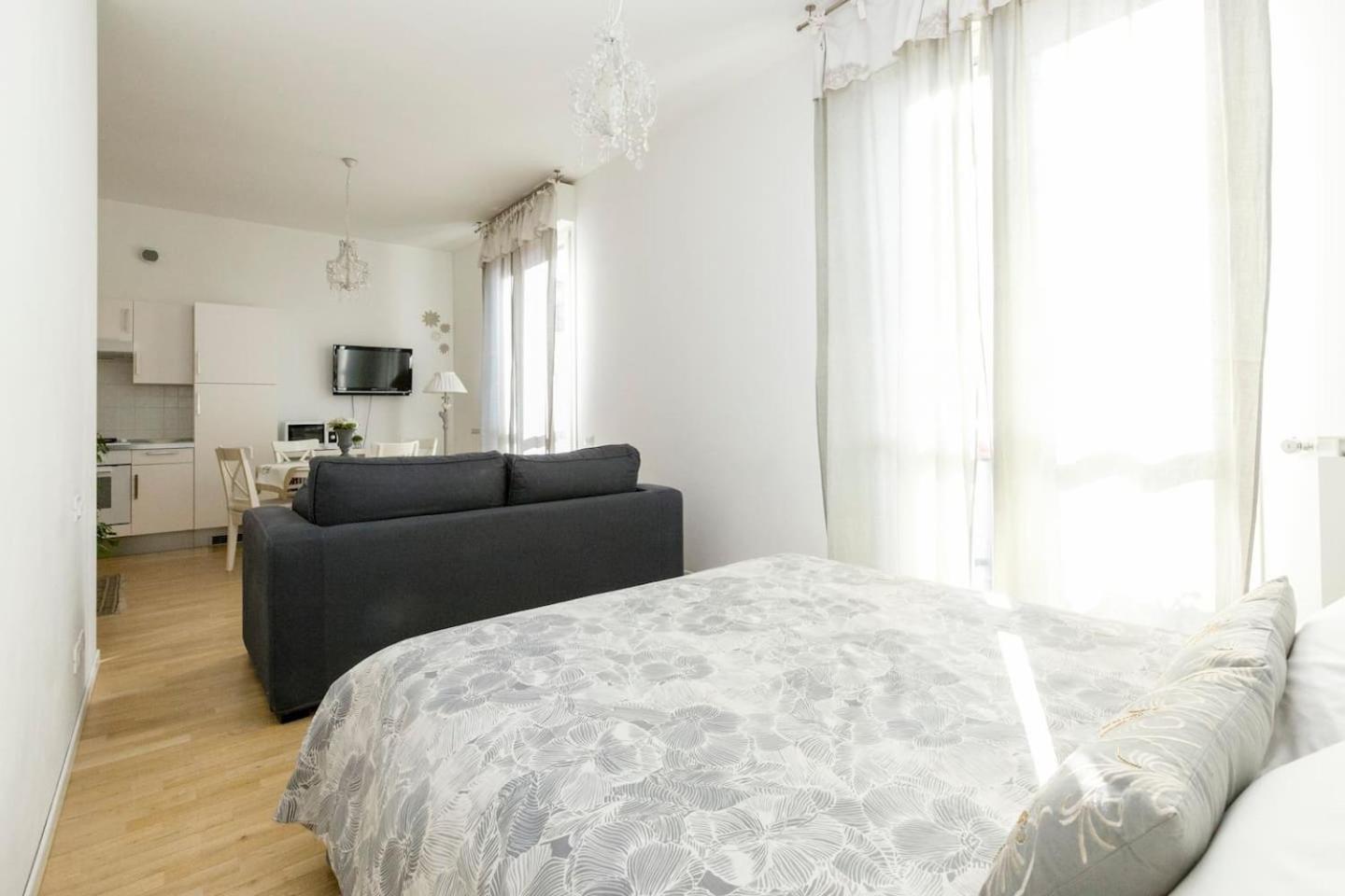 Studio Apartment - Photo 9