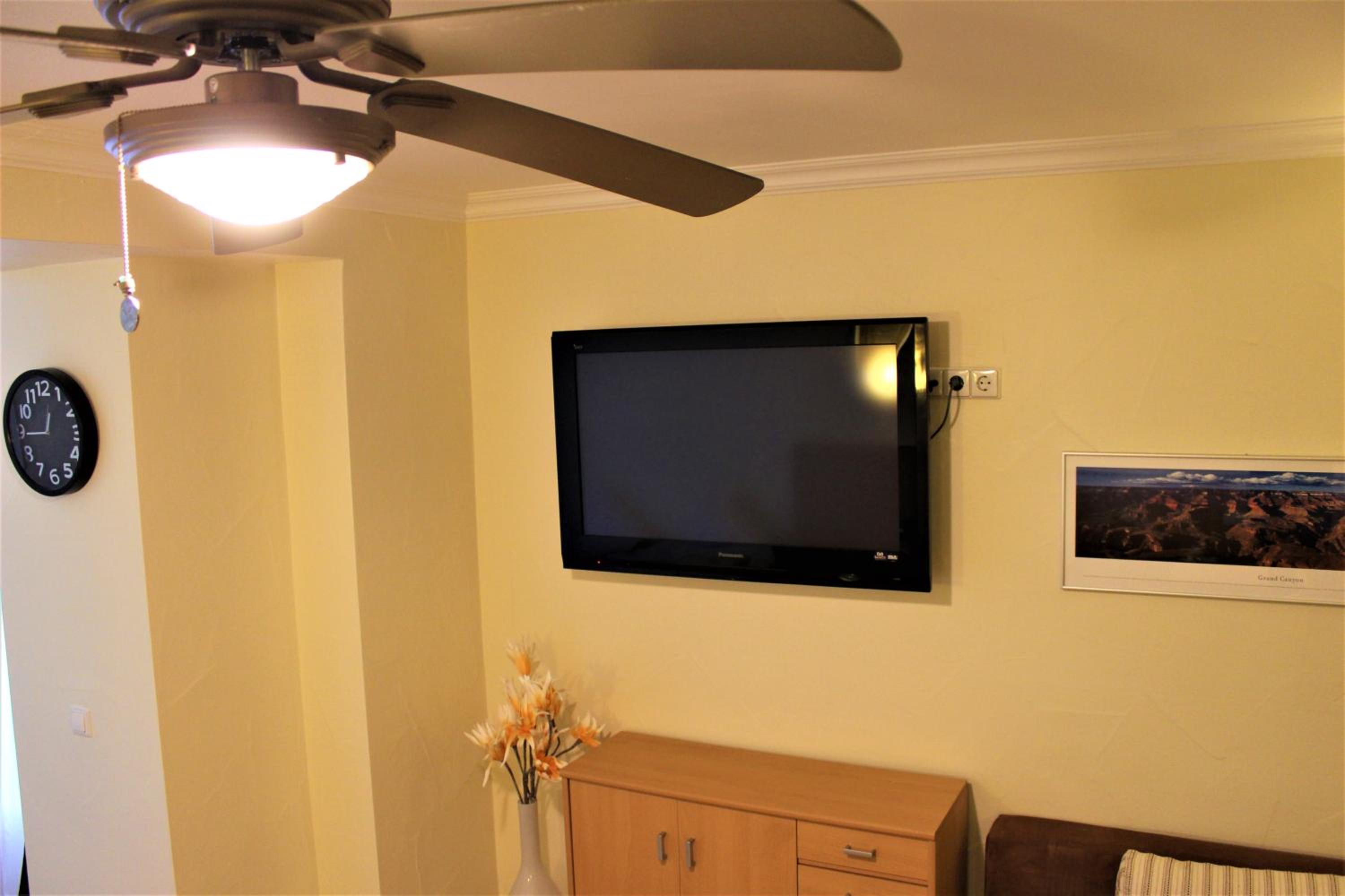 Quadruple Room - Photo 12