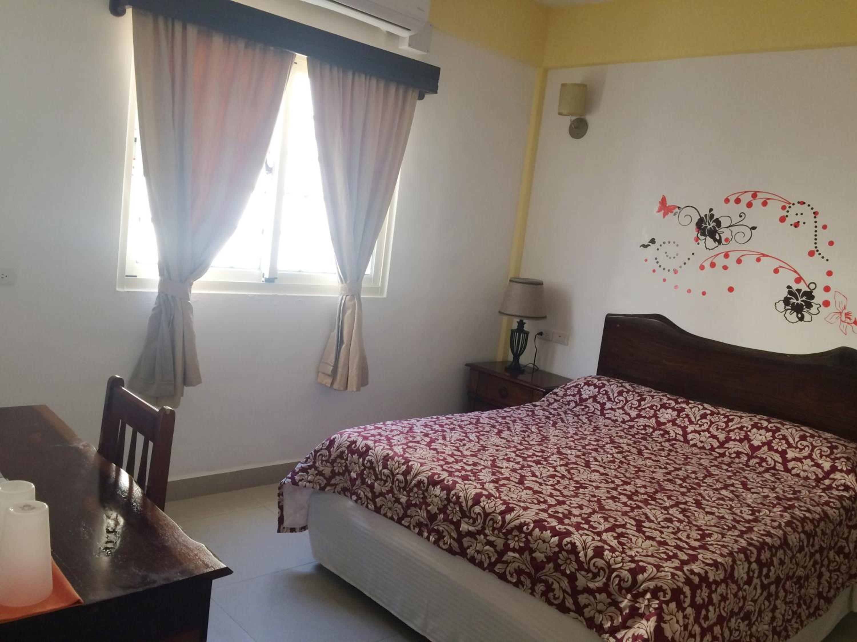 Queen Room photo 3