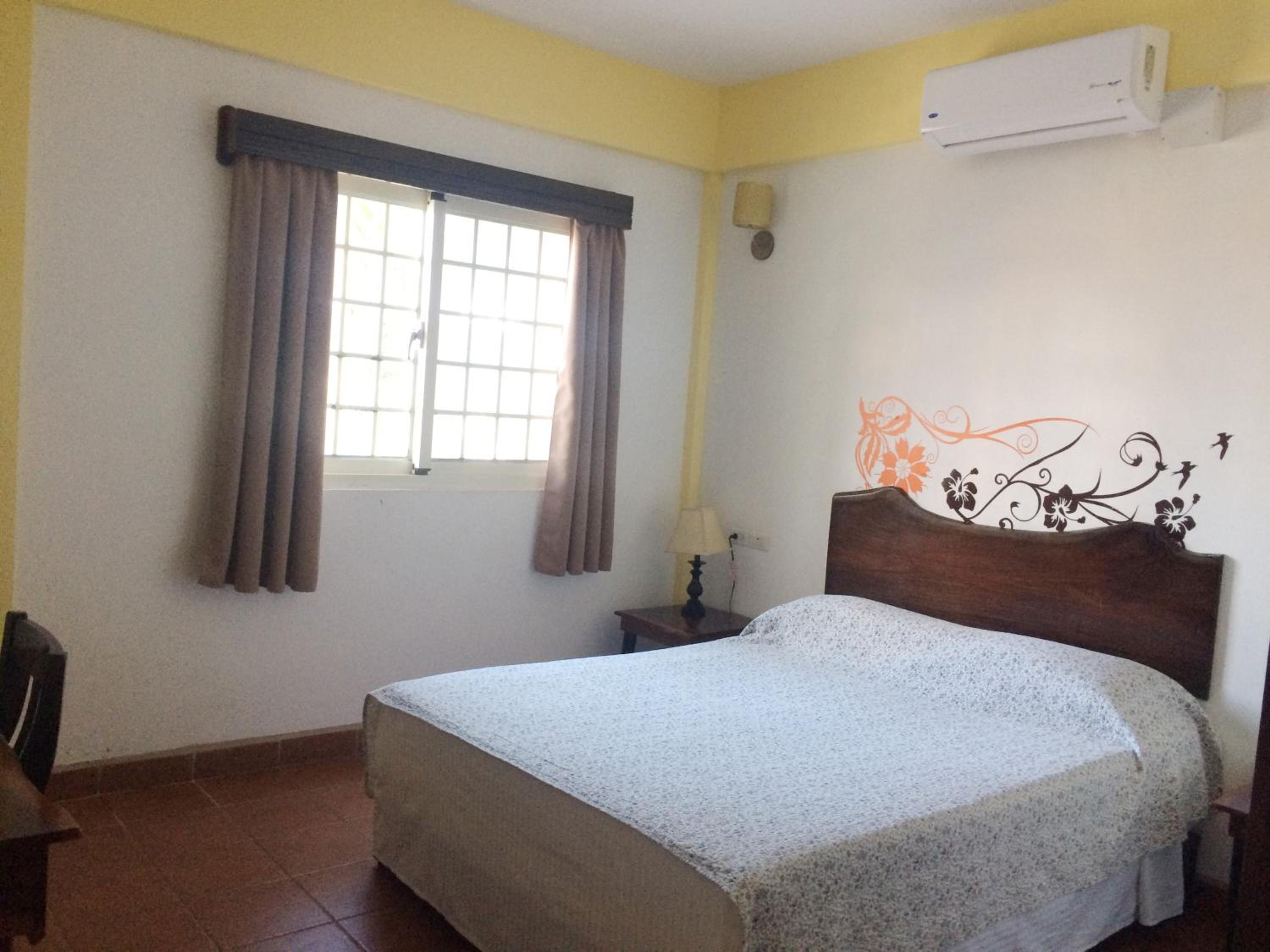 Queen Room photo 3