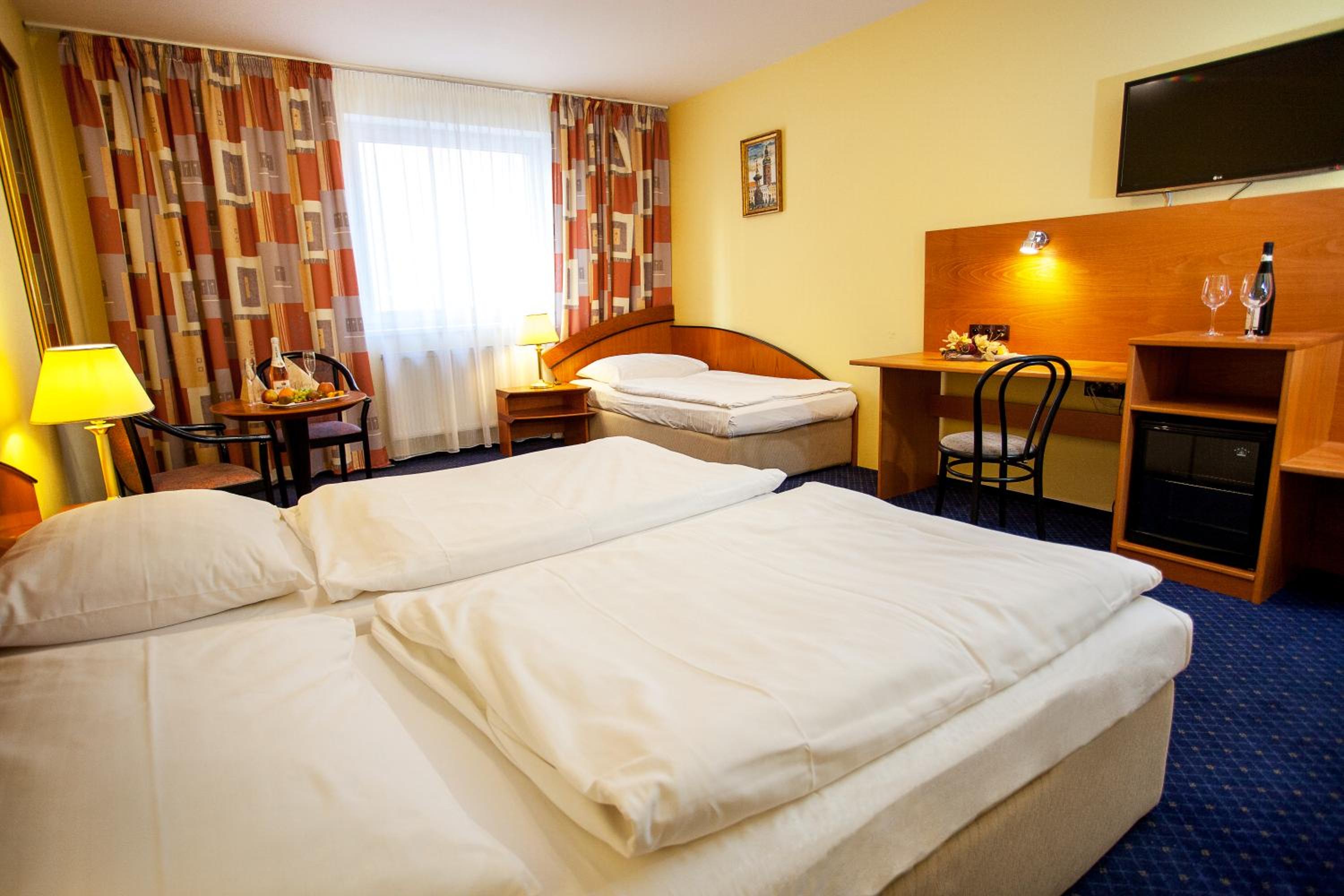 Comfort Triple Room