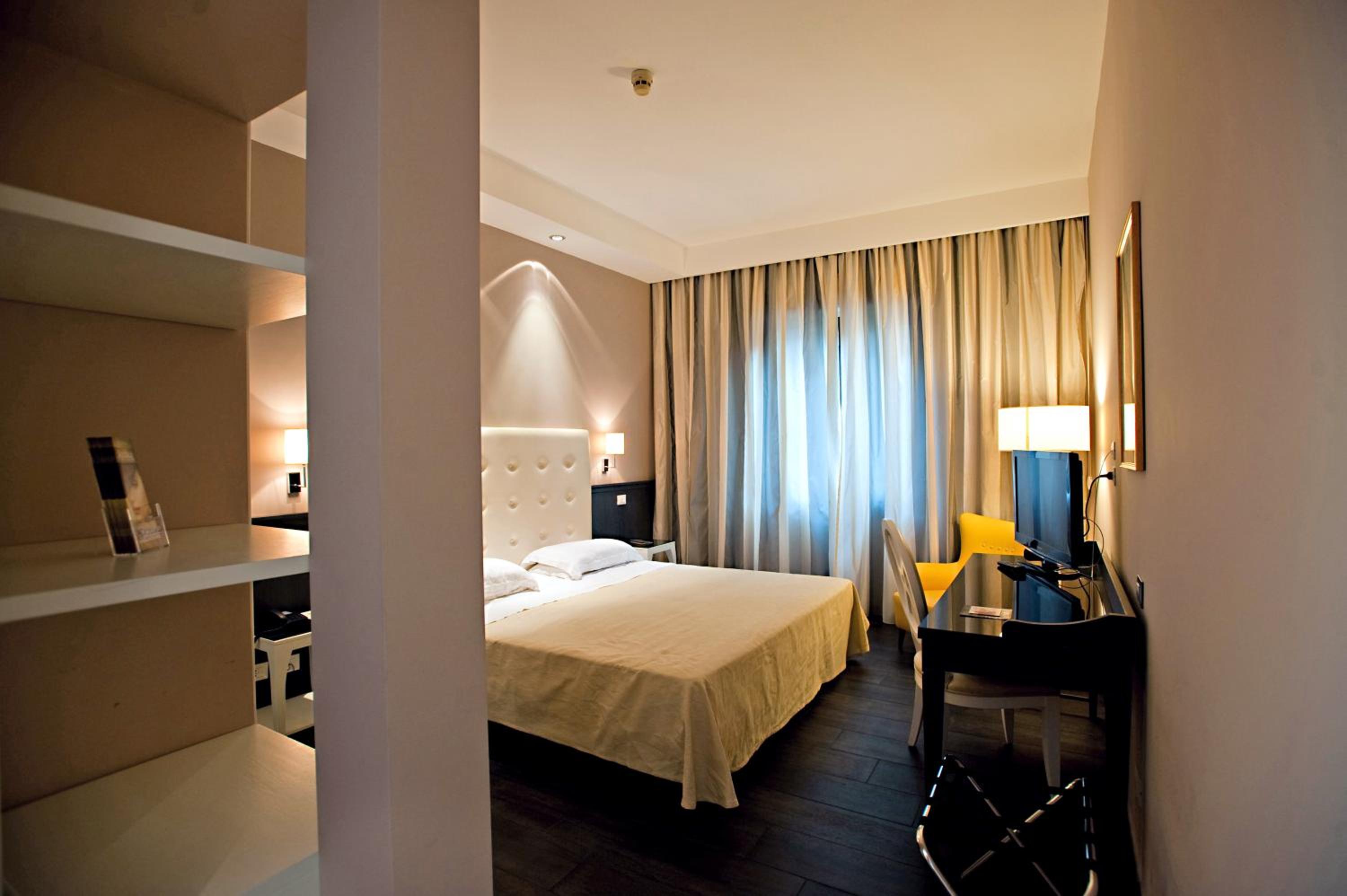 Superior Double or Twin Room - Photo 1