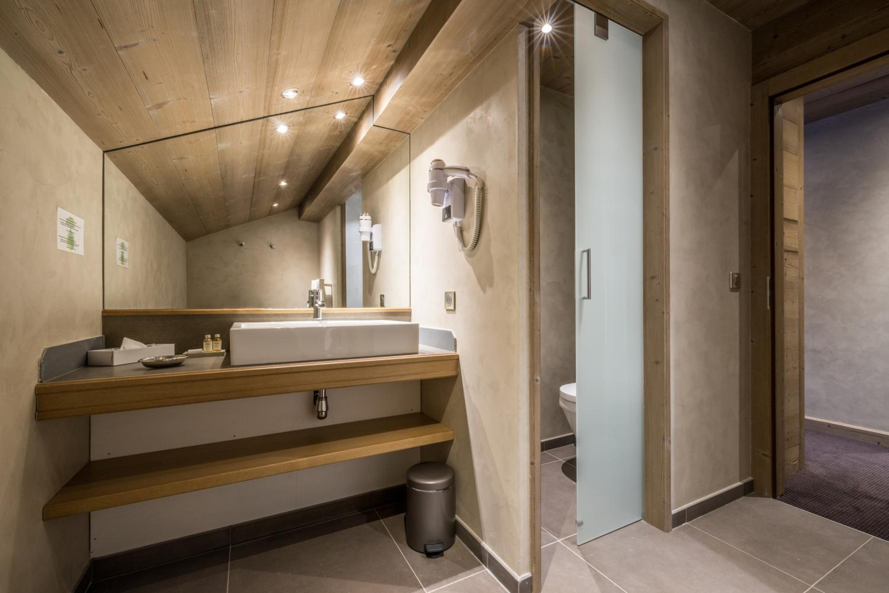 Superior Double or Twin Room photo 3