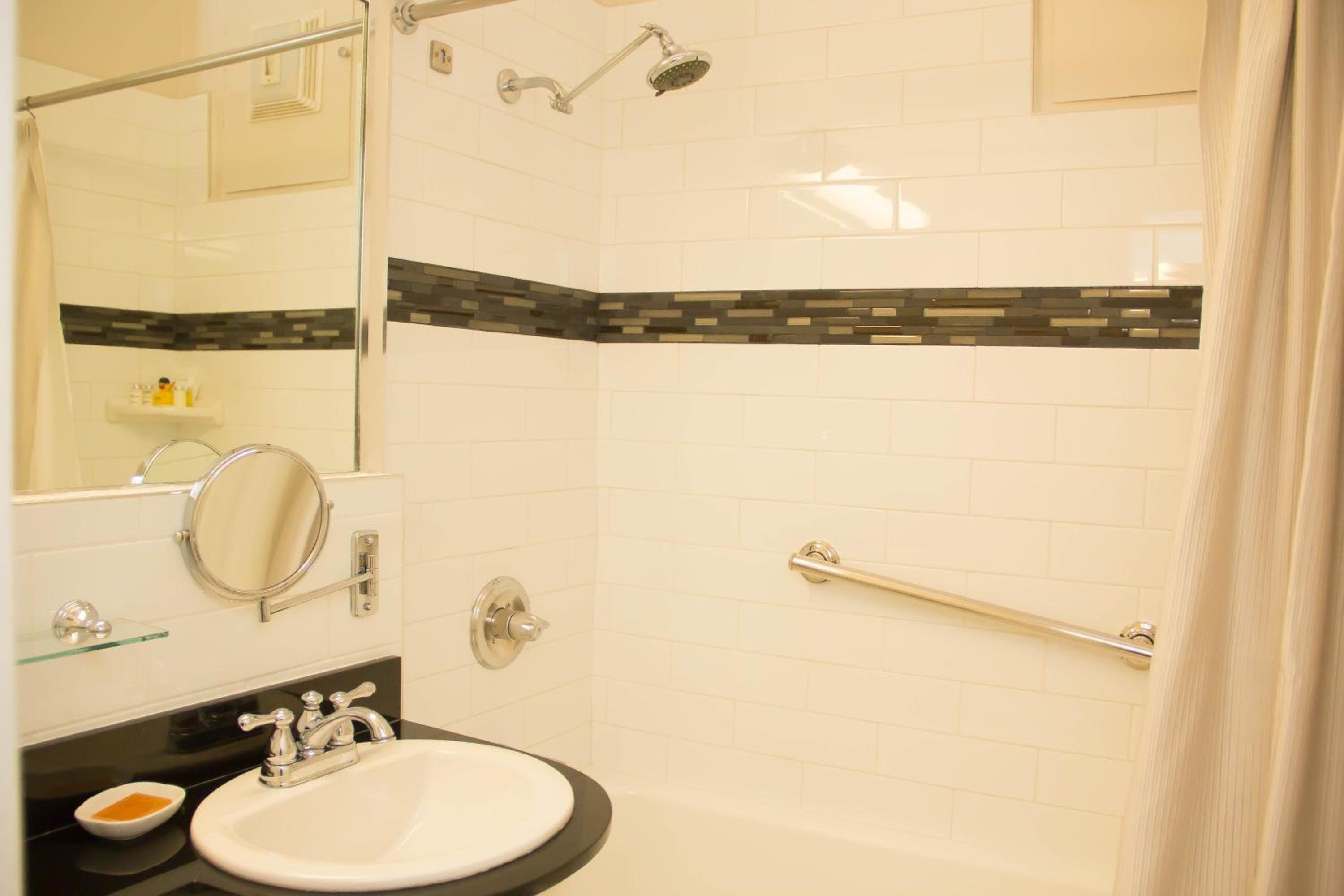 Queen Room - Photo 2