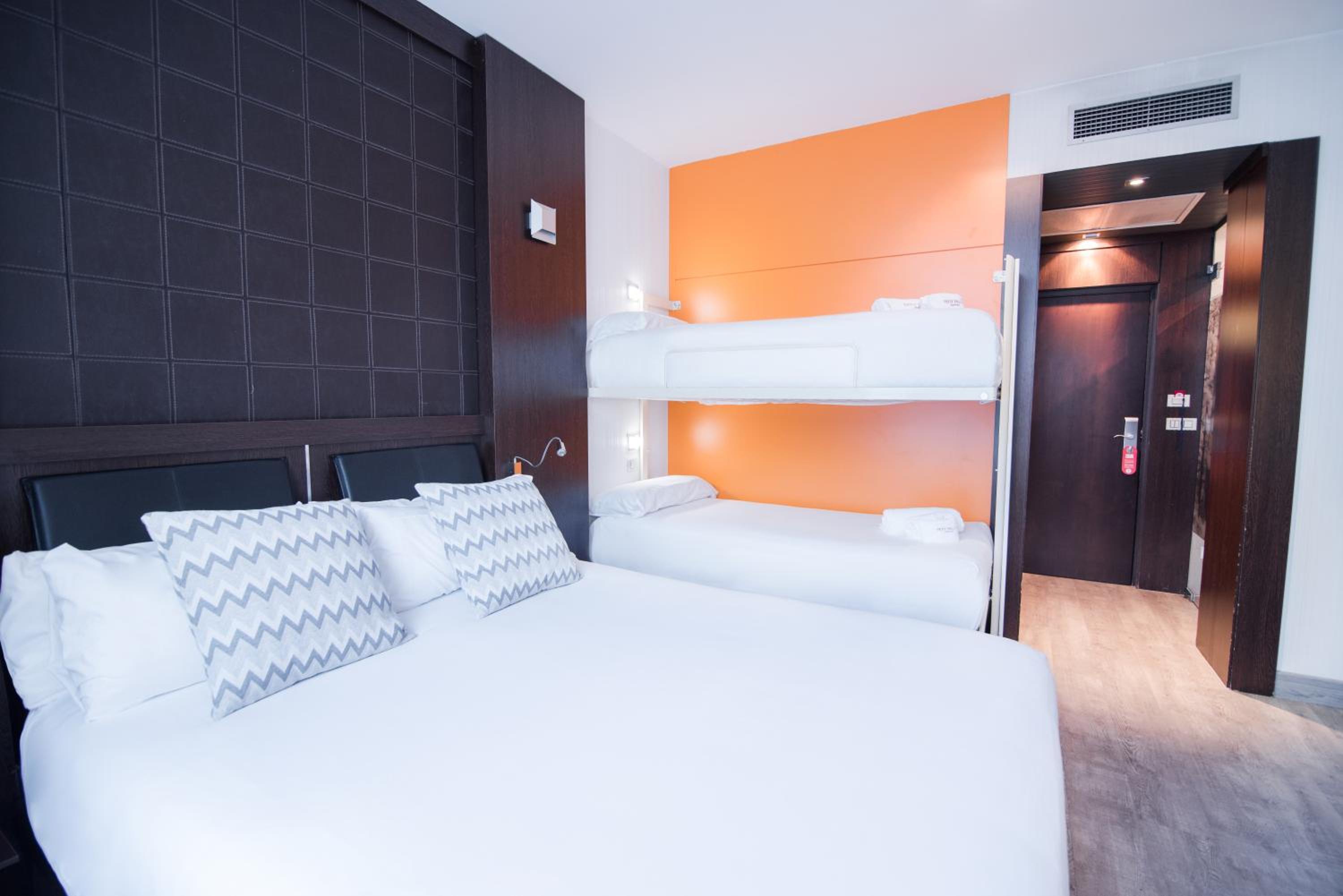 Quadruple Room (4 Adults) - Photo 1