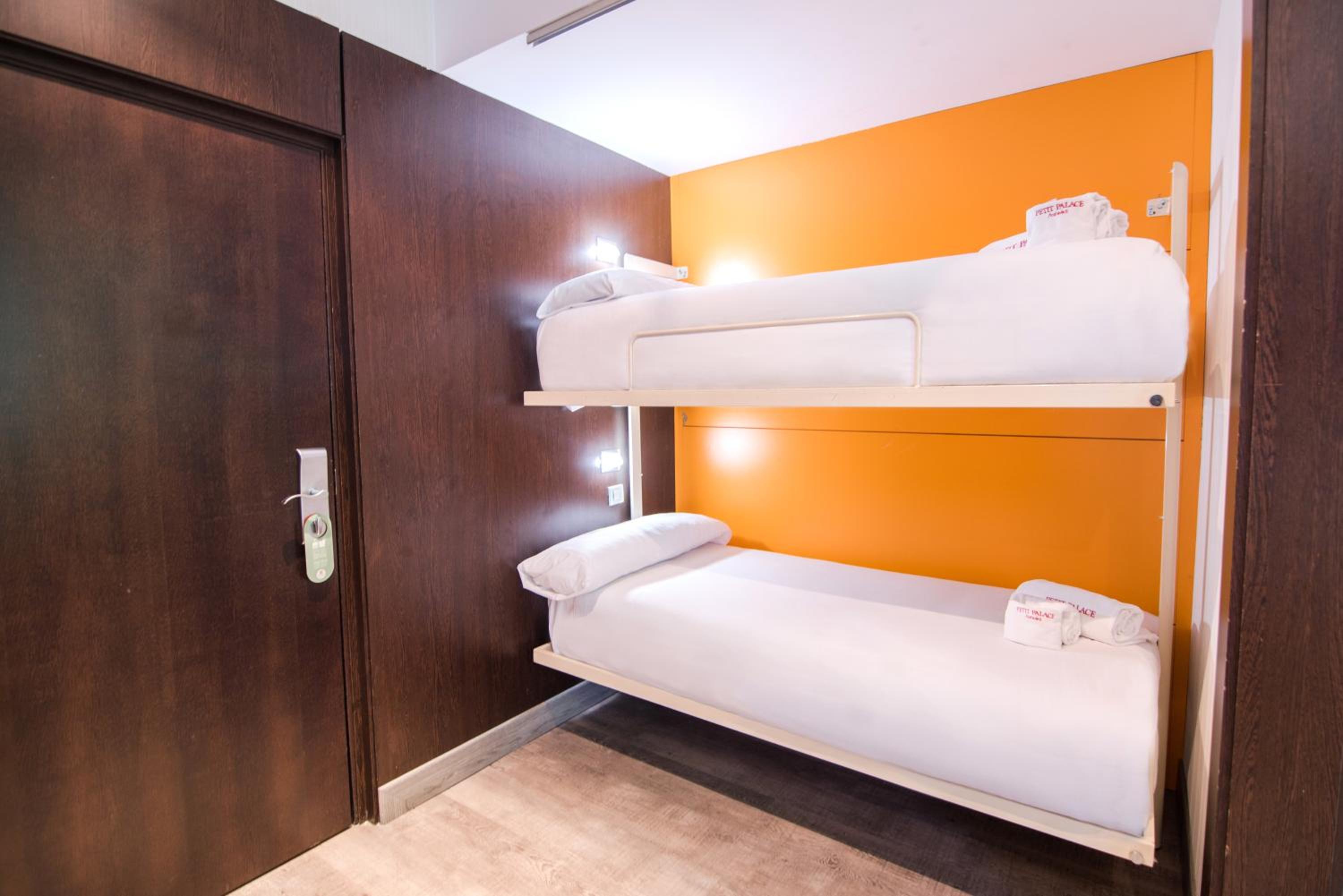 Quadruple Room (4 Adults) - Photo 3