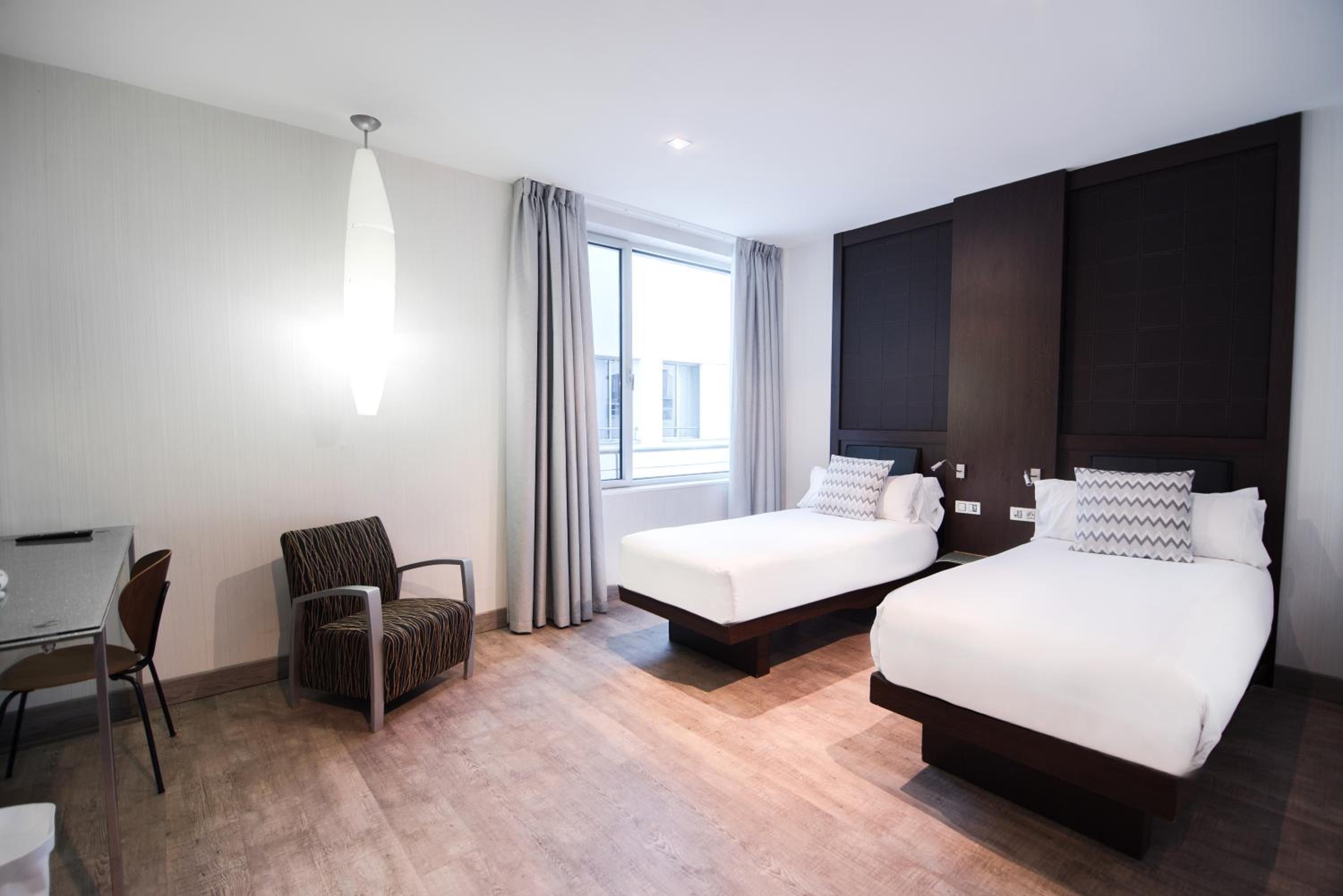 Quadruple Room (4 Adults) - Photo 2