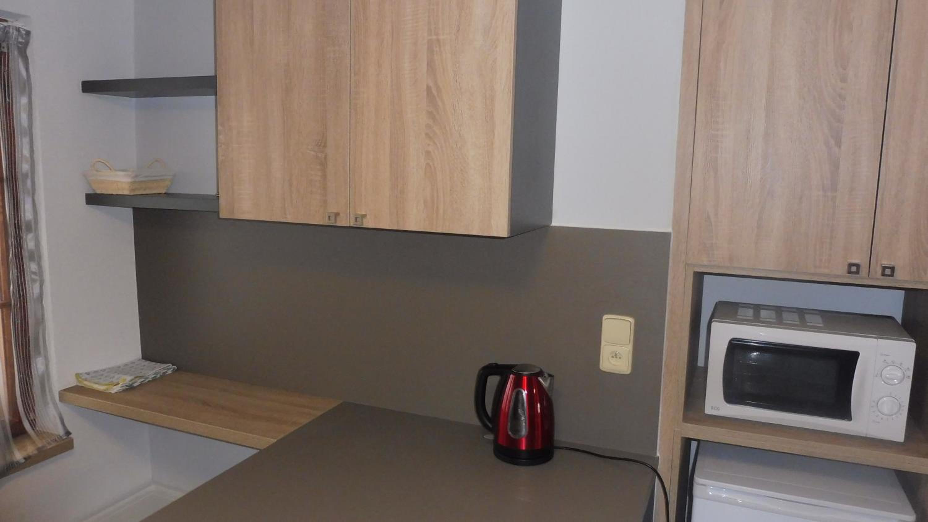 One-Bedroom Apartment photo 2