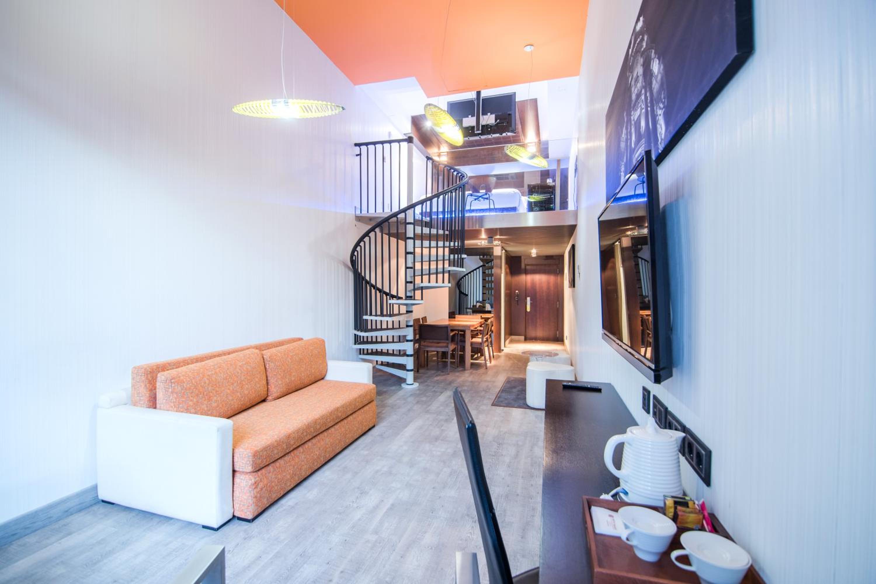 Duplex Quadruple Room - Photo 1