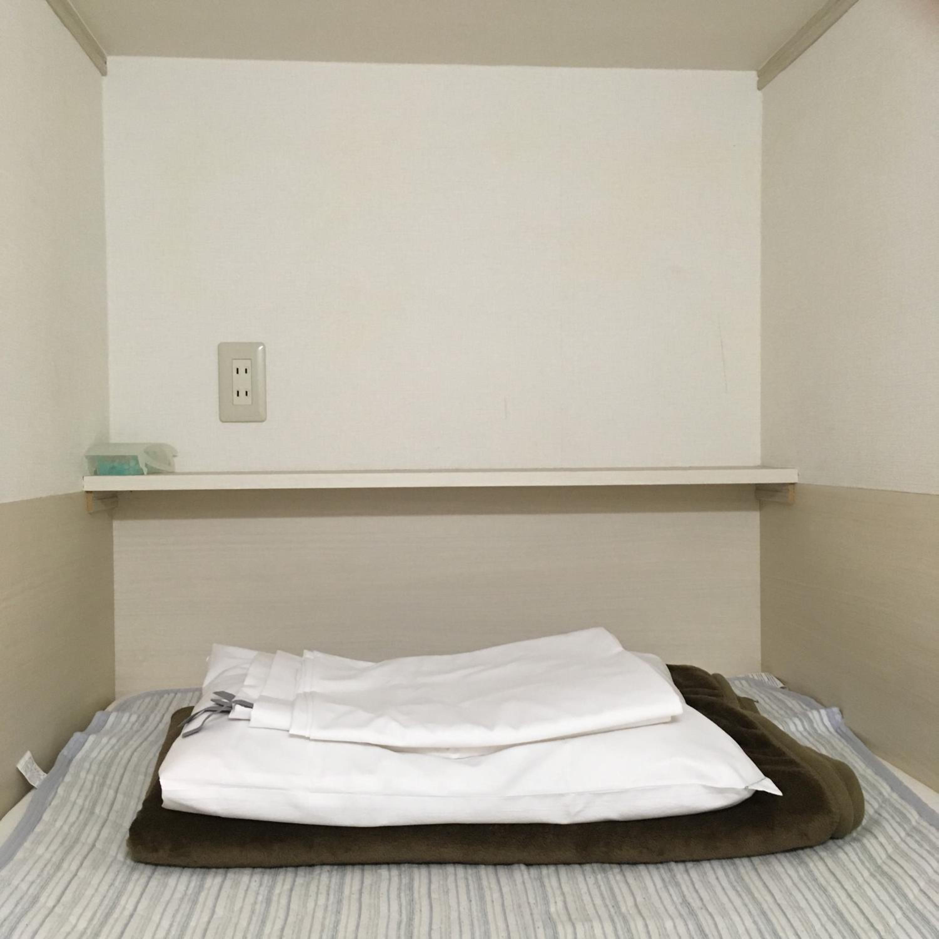 Capsule Room - Male Only photo 2