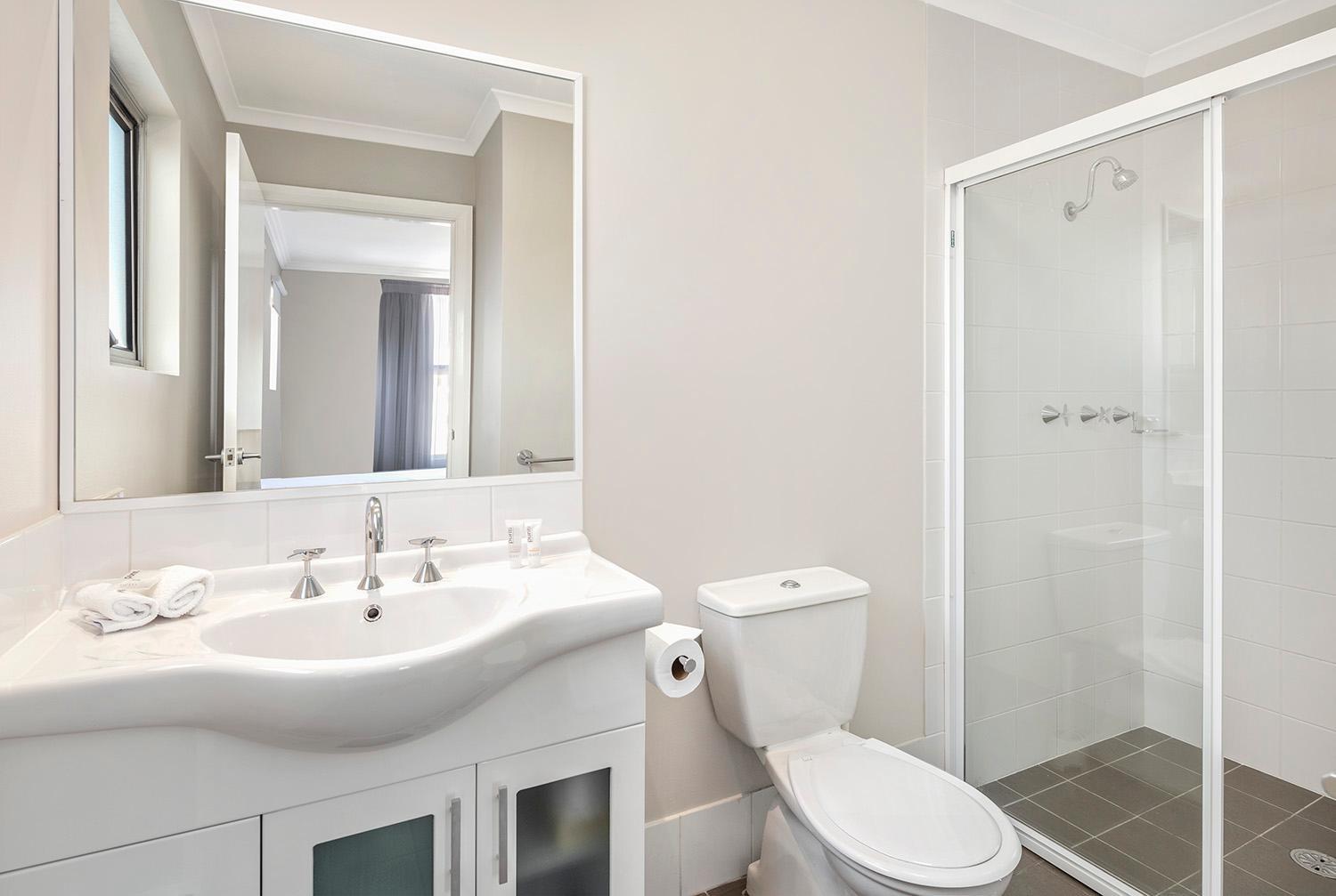 Two-Bedroom Two Bathroom Apartment - Photo 10