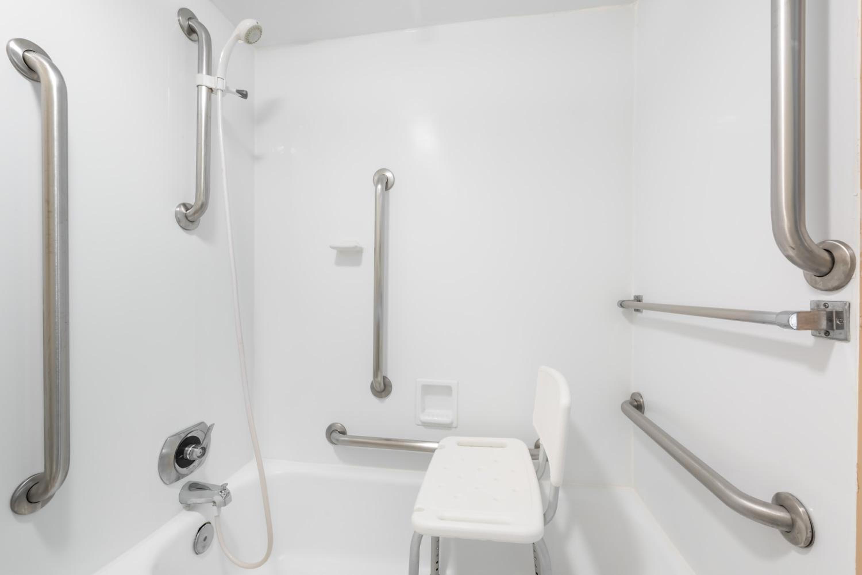 King Room - Disability Access - Non-Smoking - Photo 1