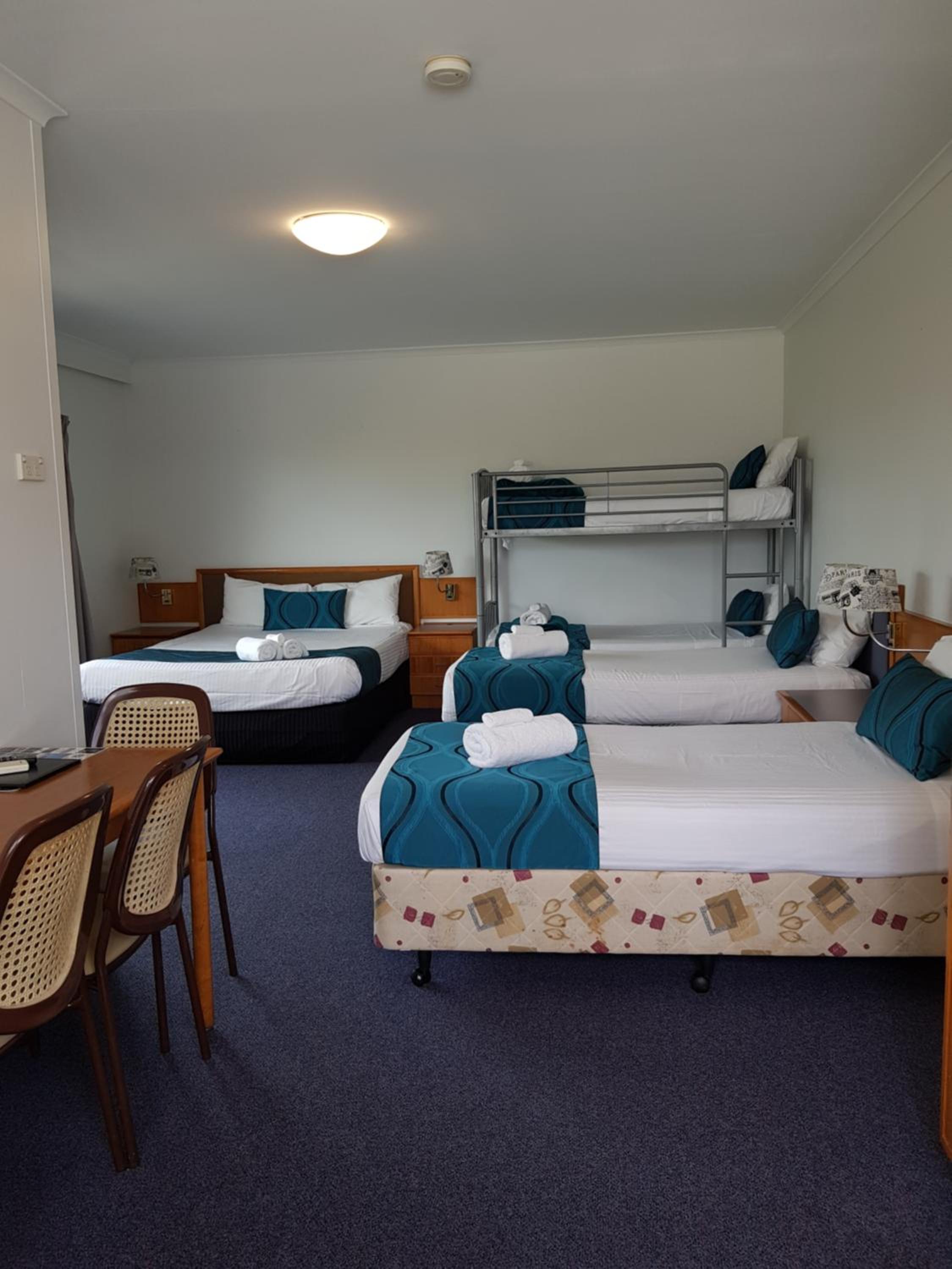 Family Room (Sleeps 6) (Upstairs)