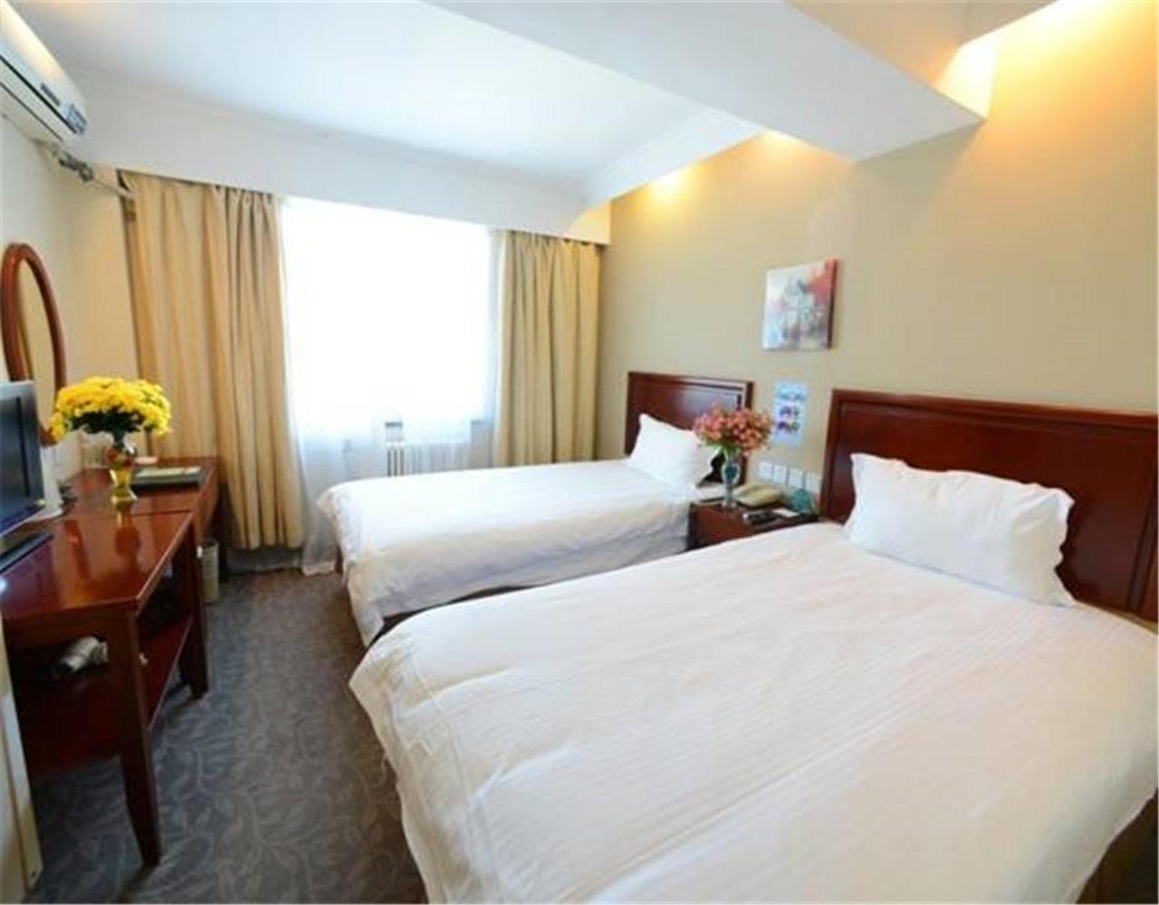 Mainland Chinese Citizens - Family Room - Photo 2