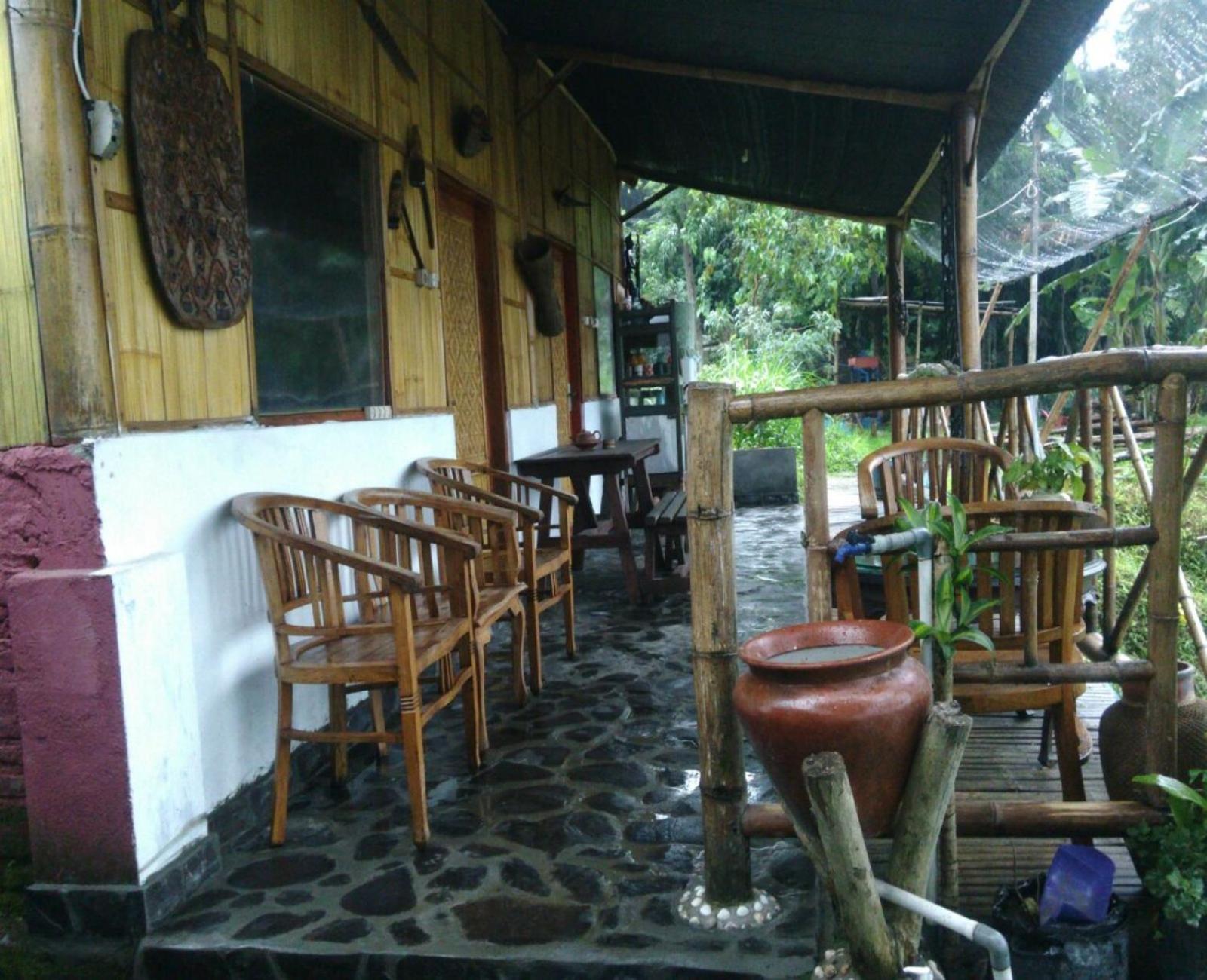 Standard Family Room - Photo 6