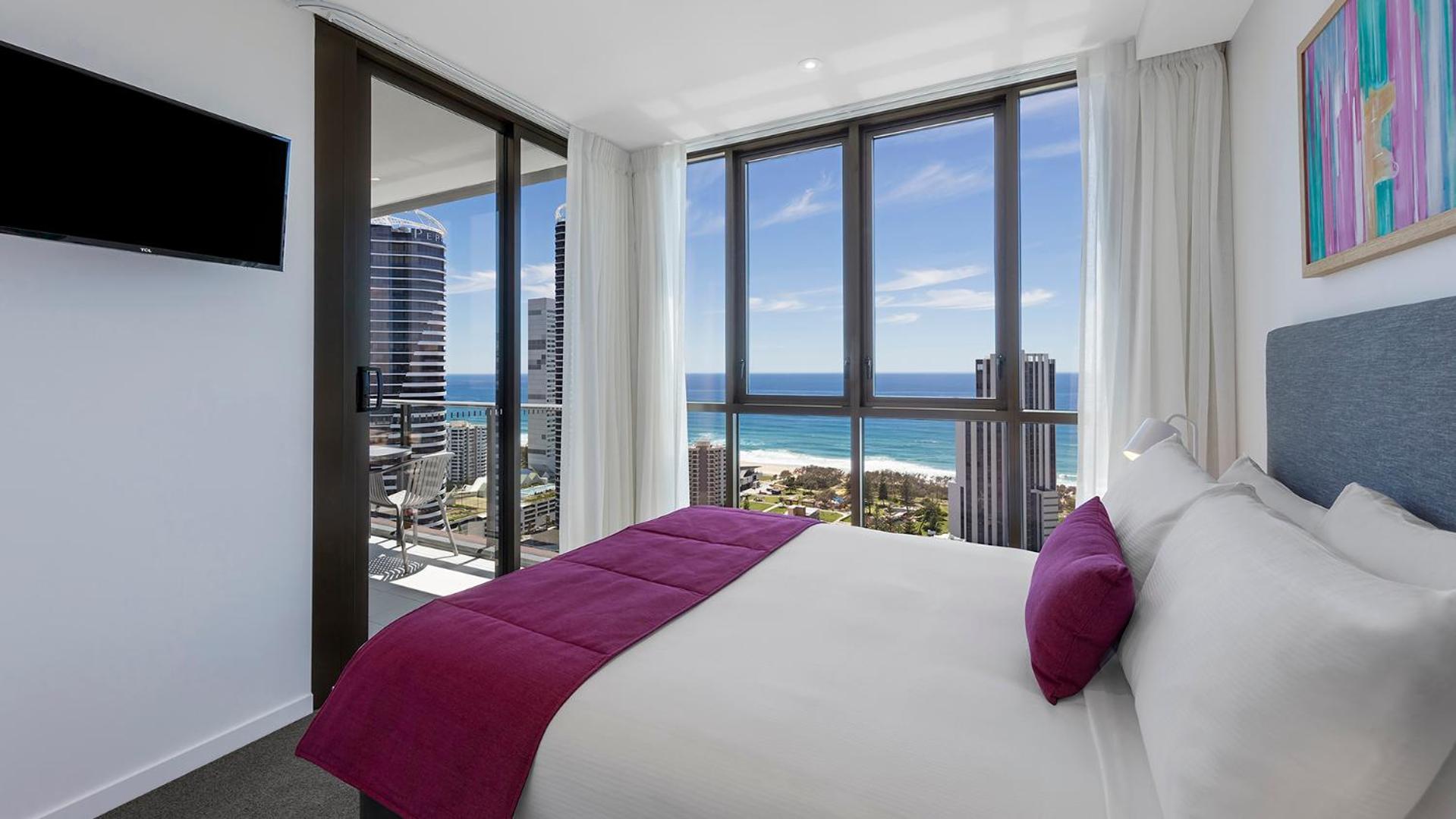 Premier One-Bedroom Suite with Ocean View - No Housekeeping photo 2