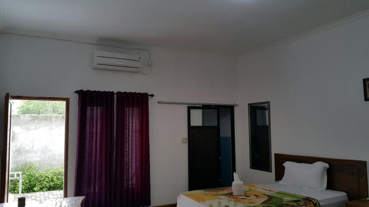Family Room - Photo 3