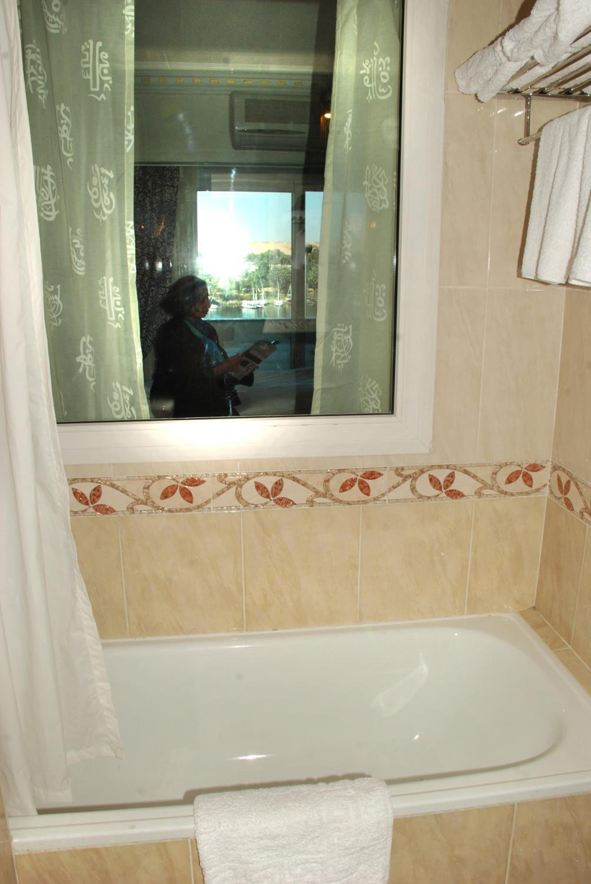 Deluxe Double or Twin Room with River View - Photo 2