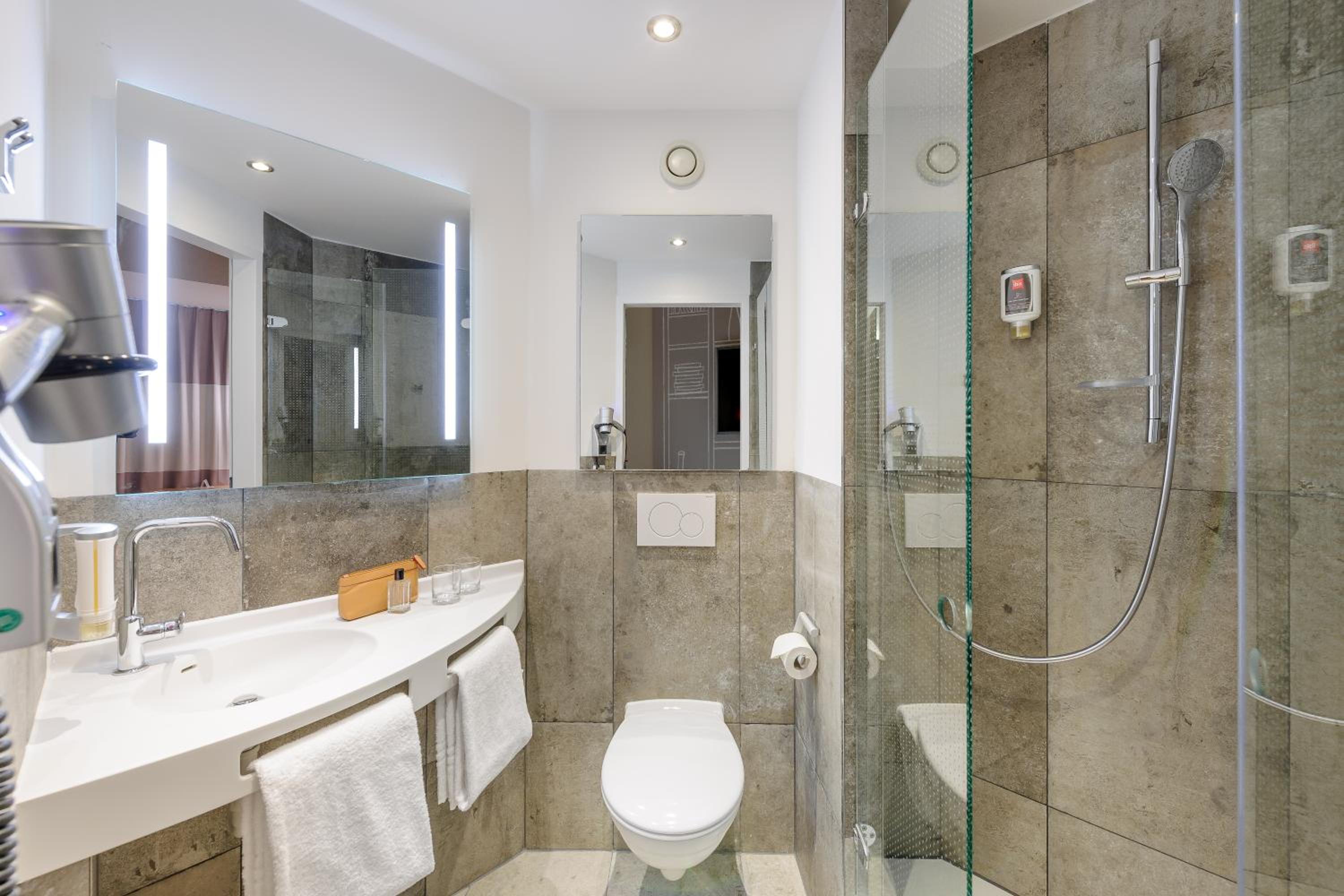 Standard Double Room - Photo 2