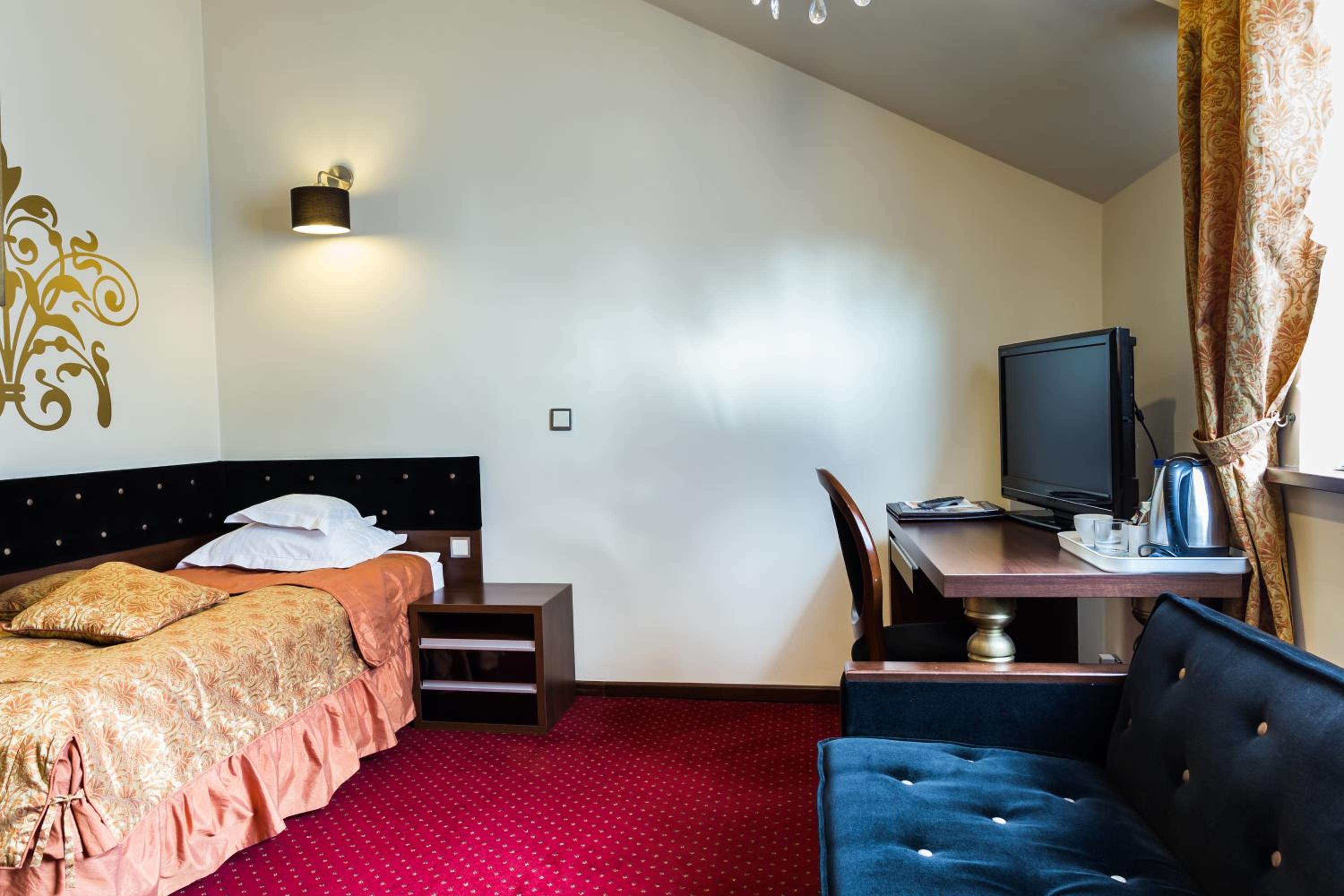 Small Double Room photo 1
