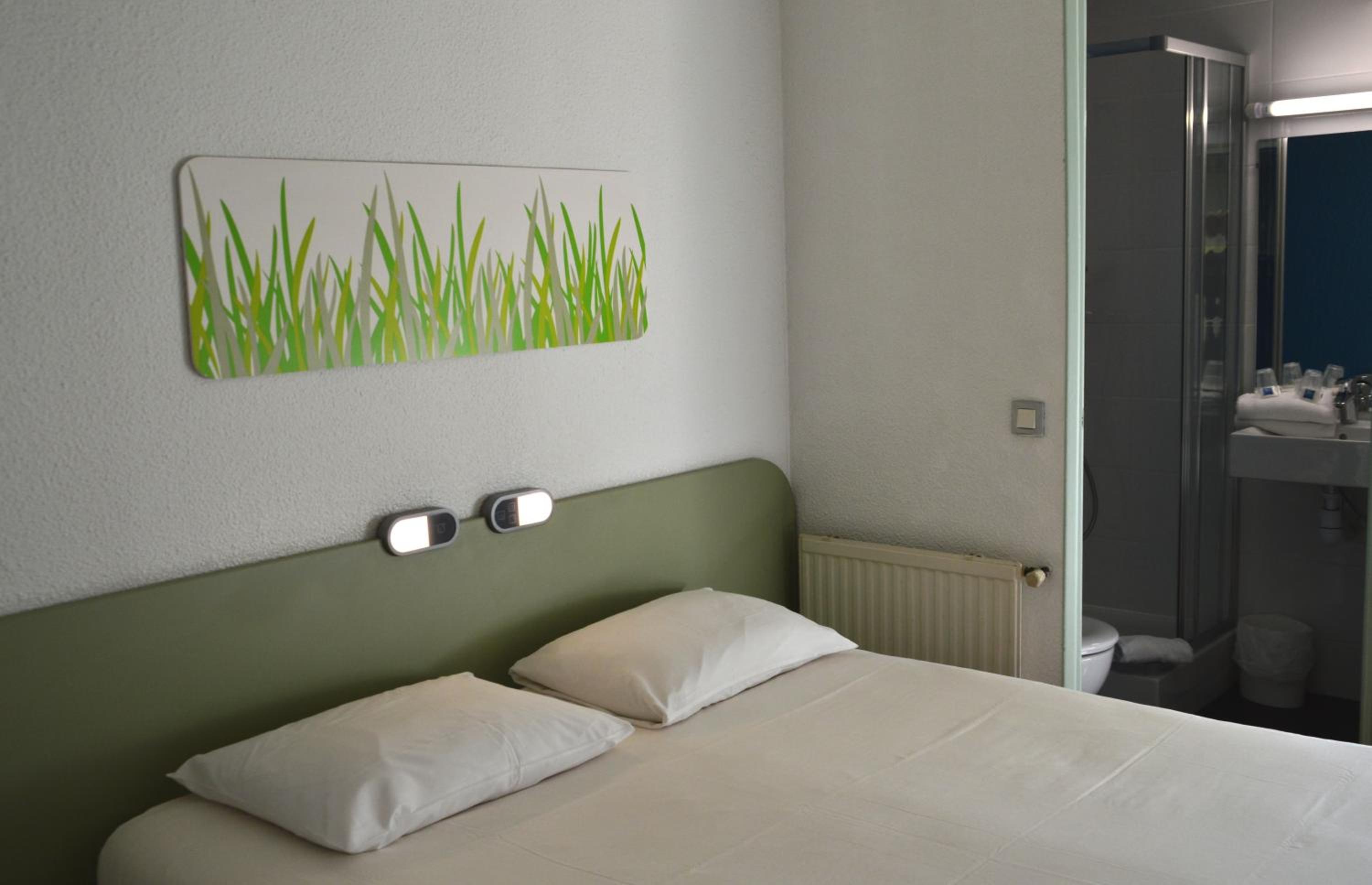 Standard Double Room - Photo 6