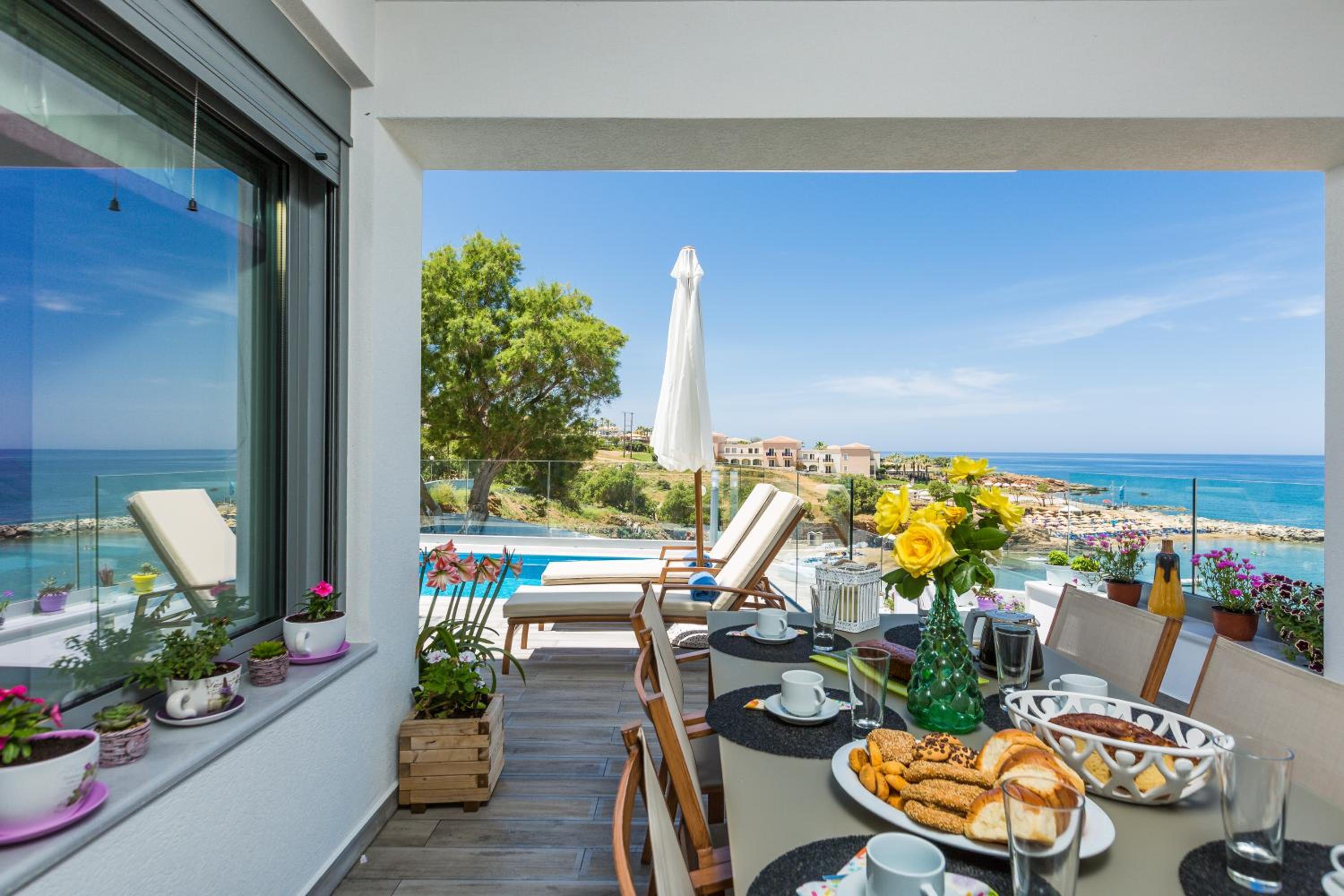 Villa - Beach Front photo 2