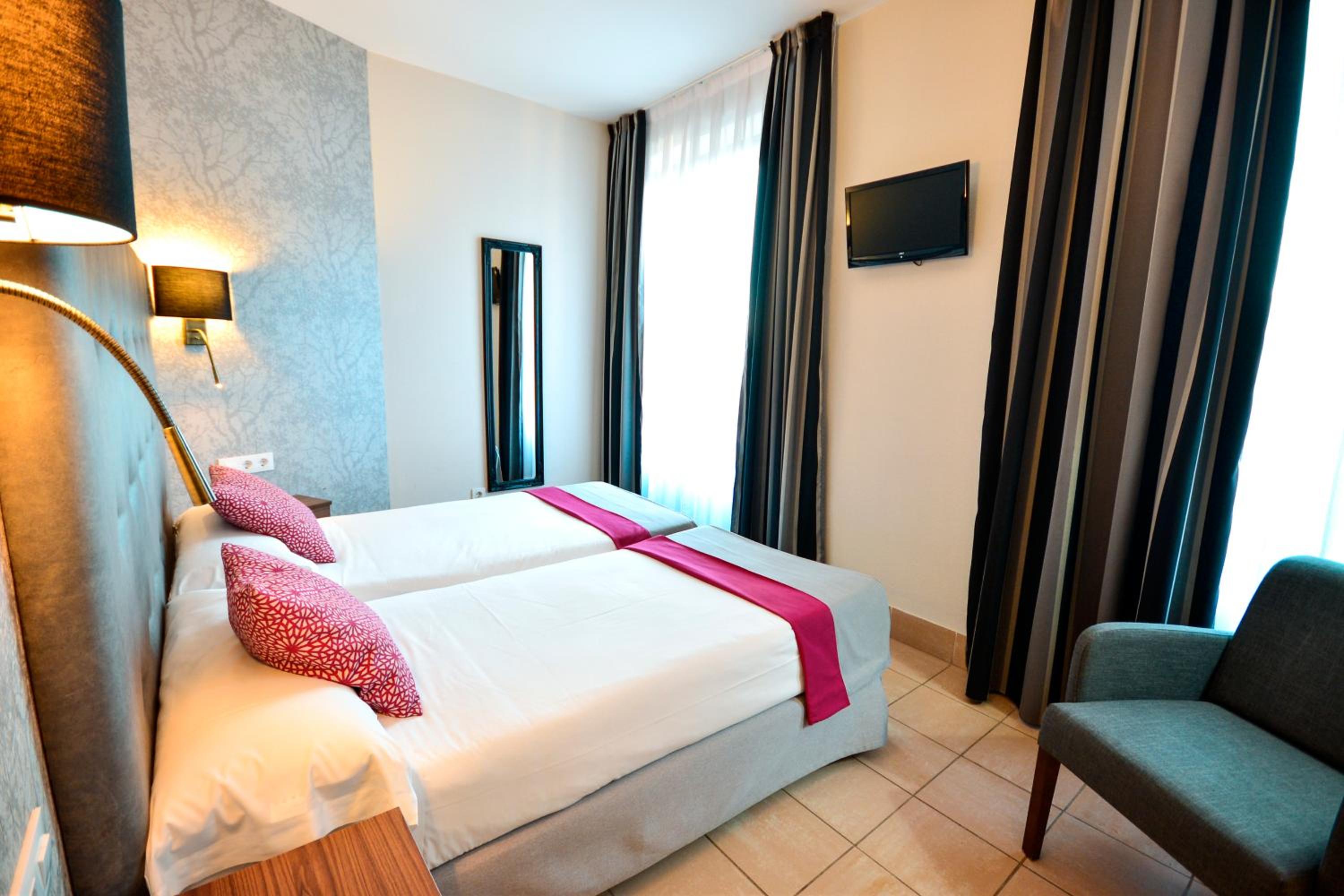 Superior Double or Twin Room - Photo 19