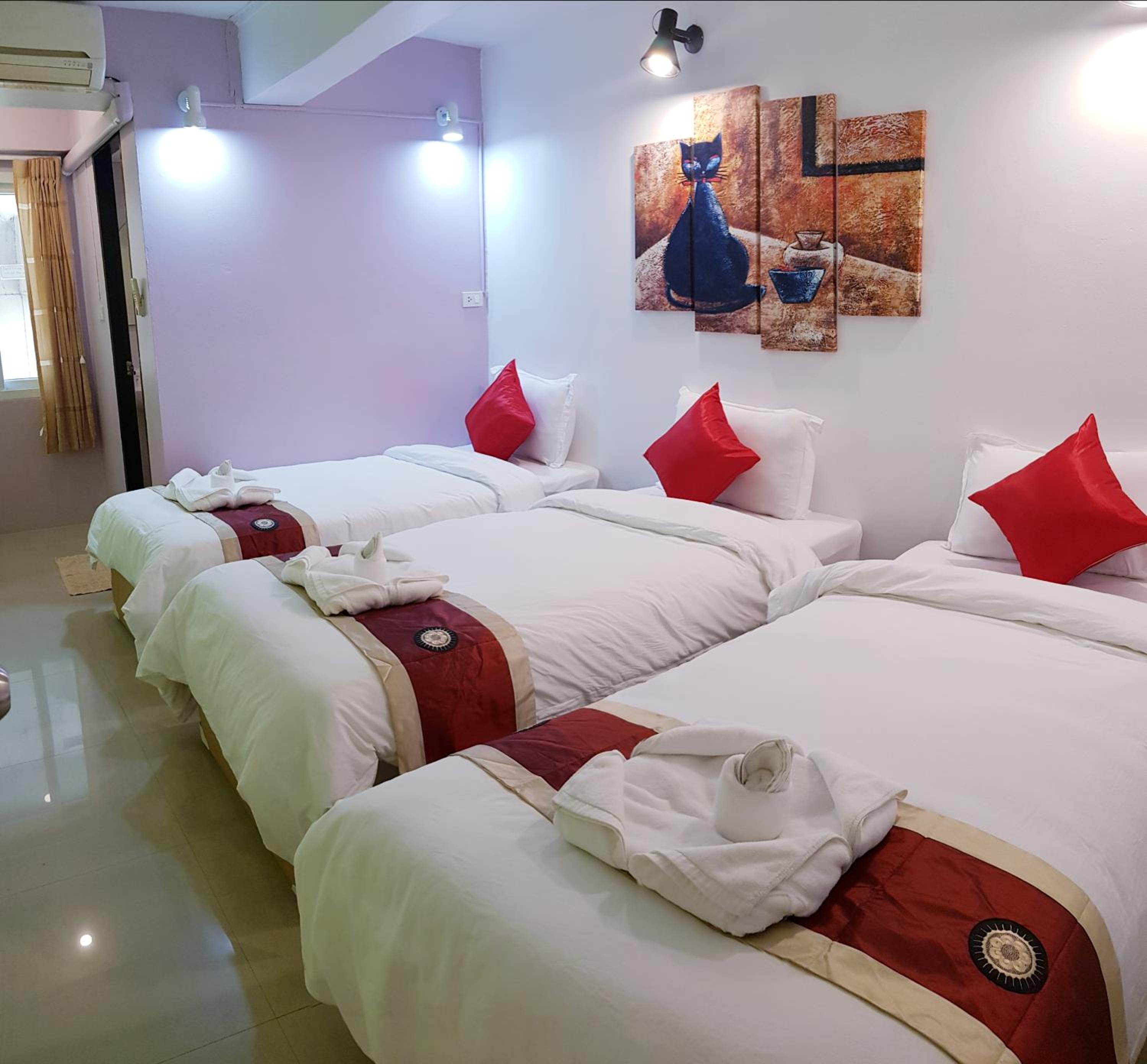 Standard Triple Room with Private Bathroom photo 1