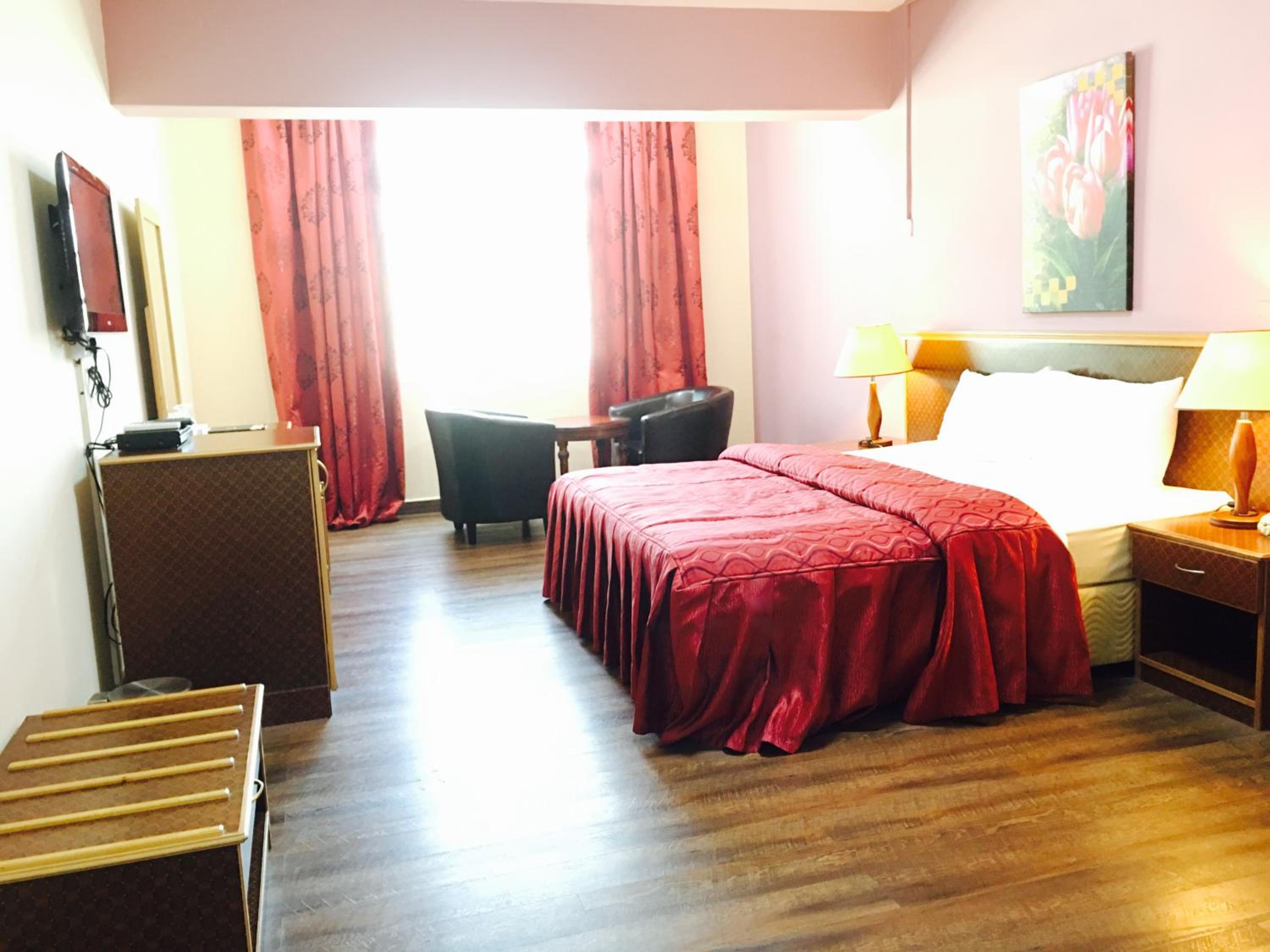 Deluxe Double Room - Photo 14