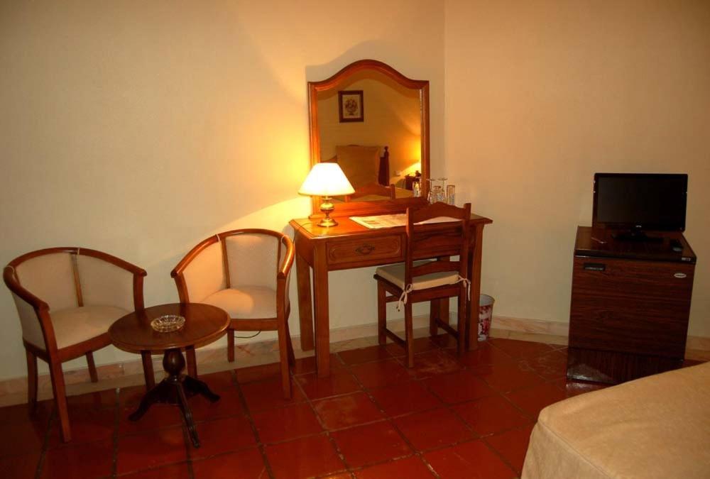 Suite - Photo 19