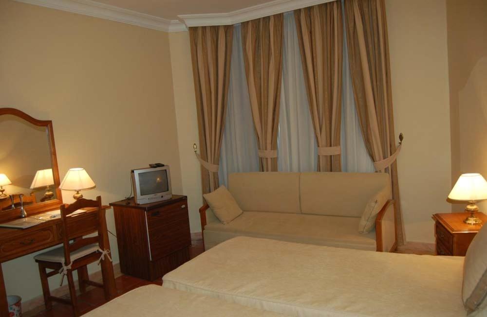 Suite - Photo 12