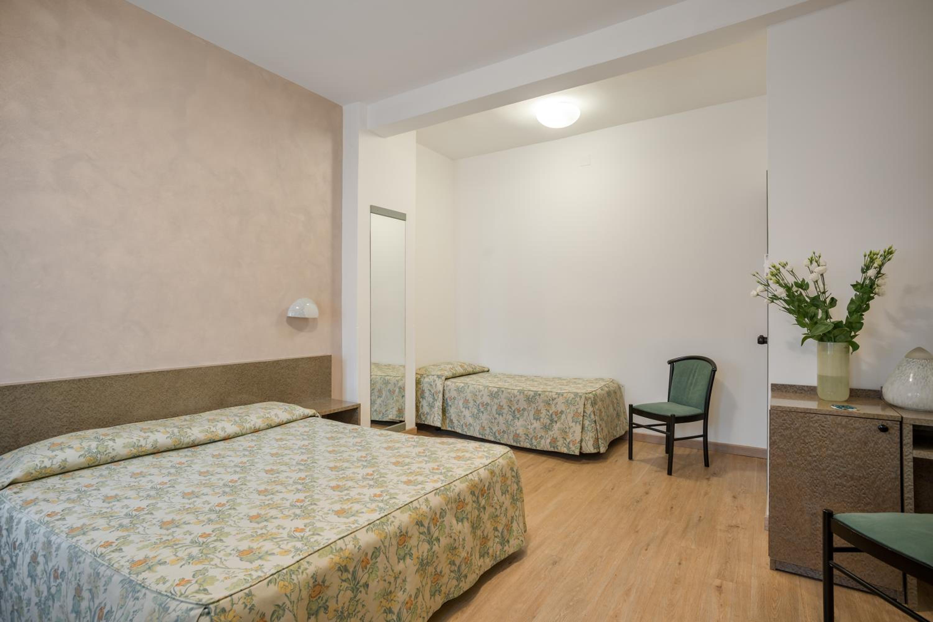 Classic Quadruple Room photo 2