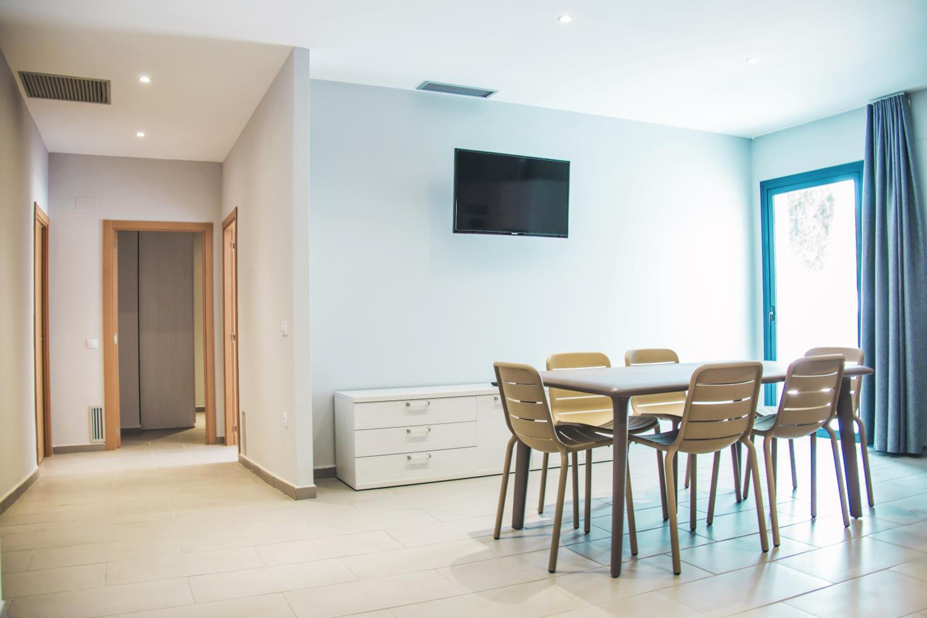 Superior Ground Floor Two-Bedroom Apartment with Terrace photo 3
