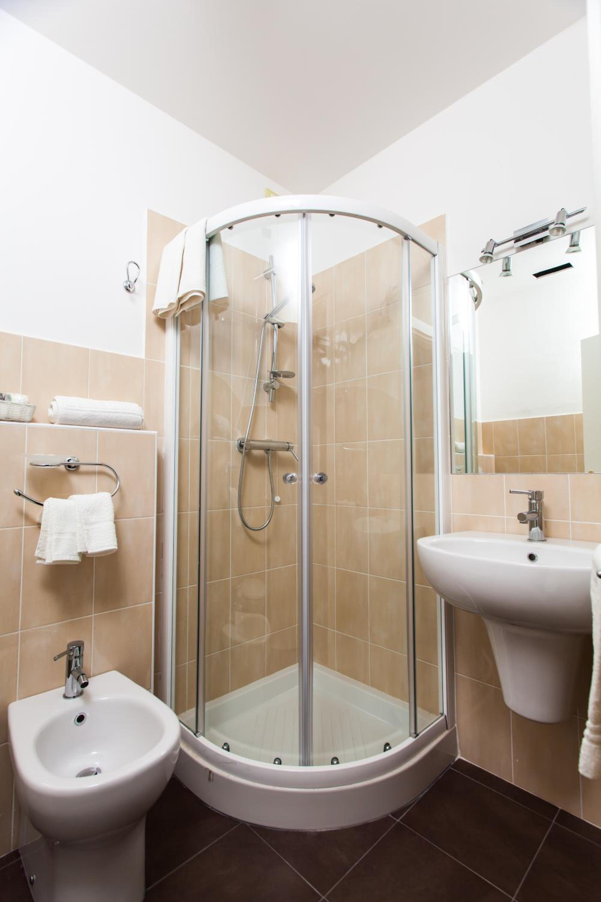 Double Room - Photo 4