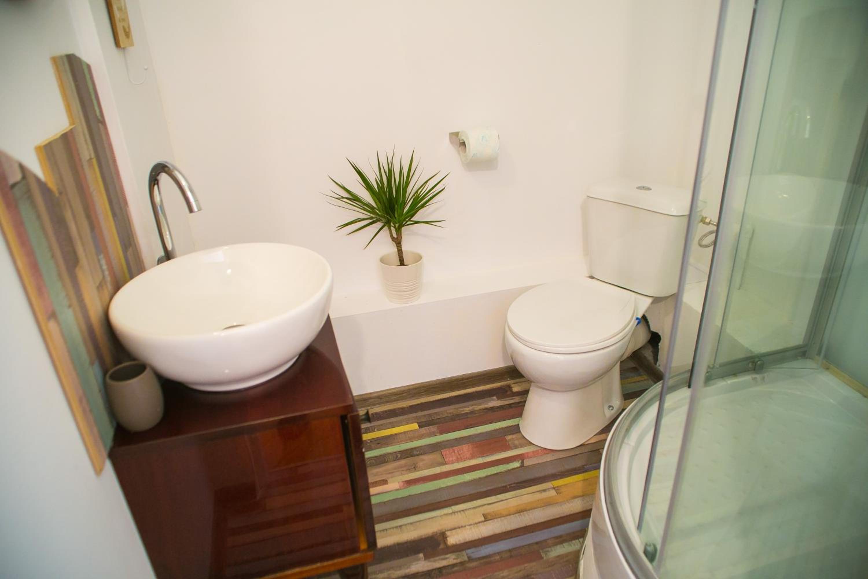 Studio Apartment - Photo 11