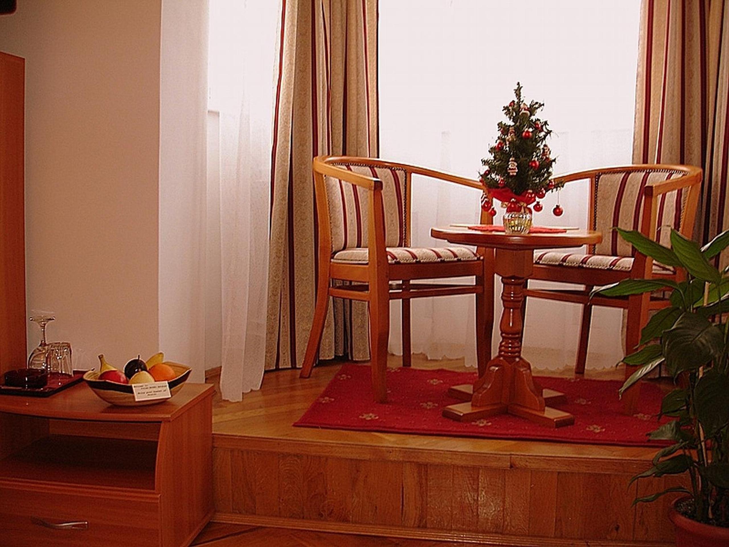 Standard Double Room - Photo 8