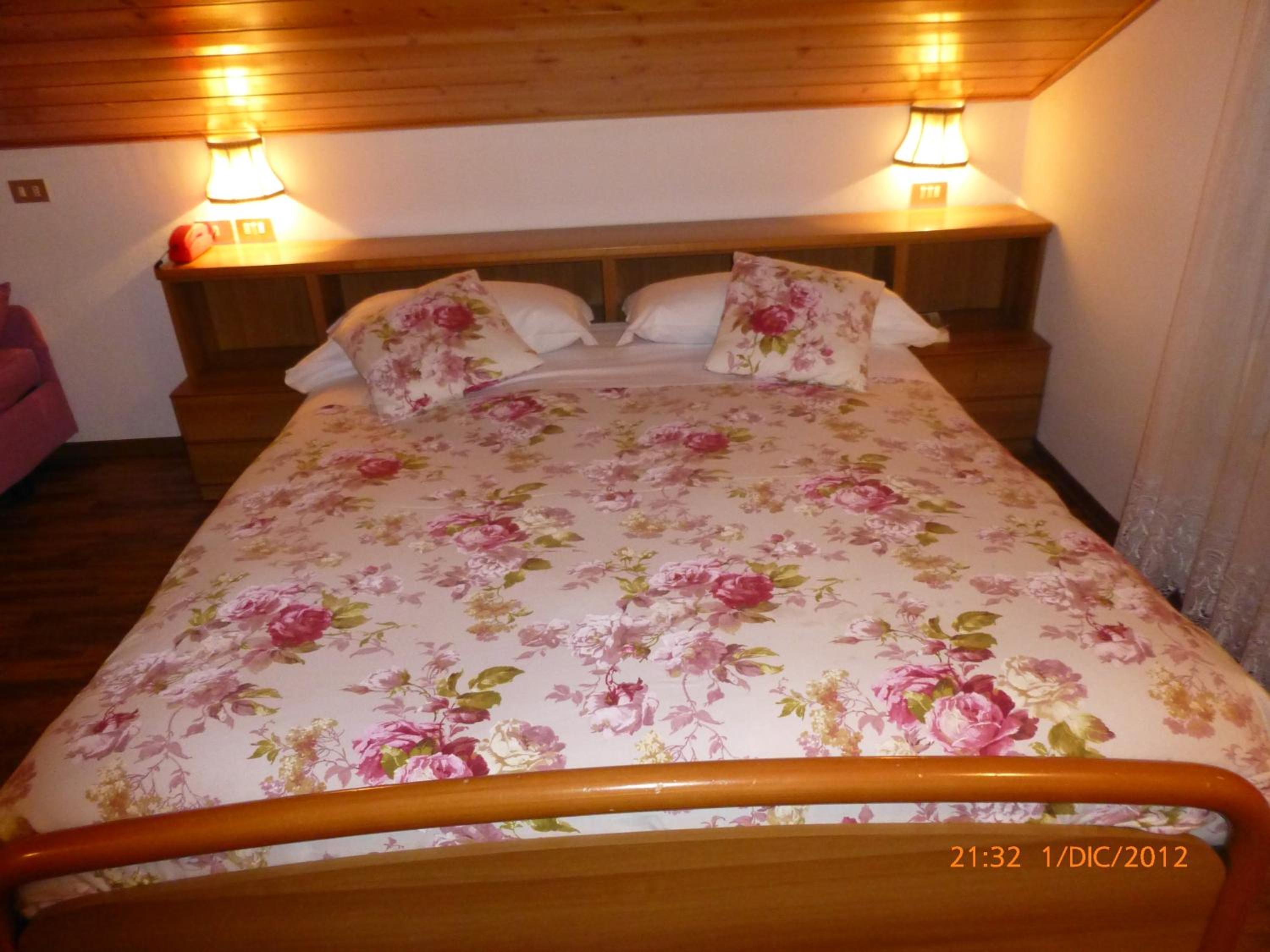 Double or Twin Room - Photo 3